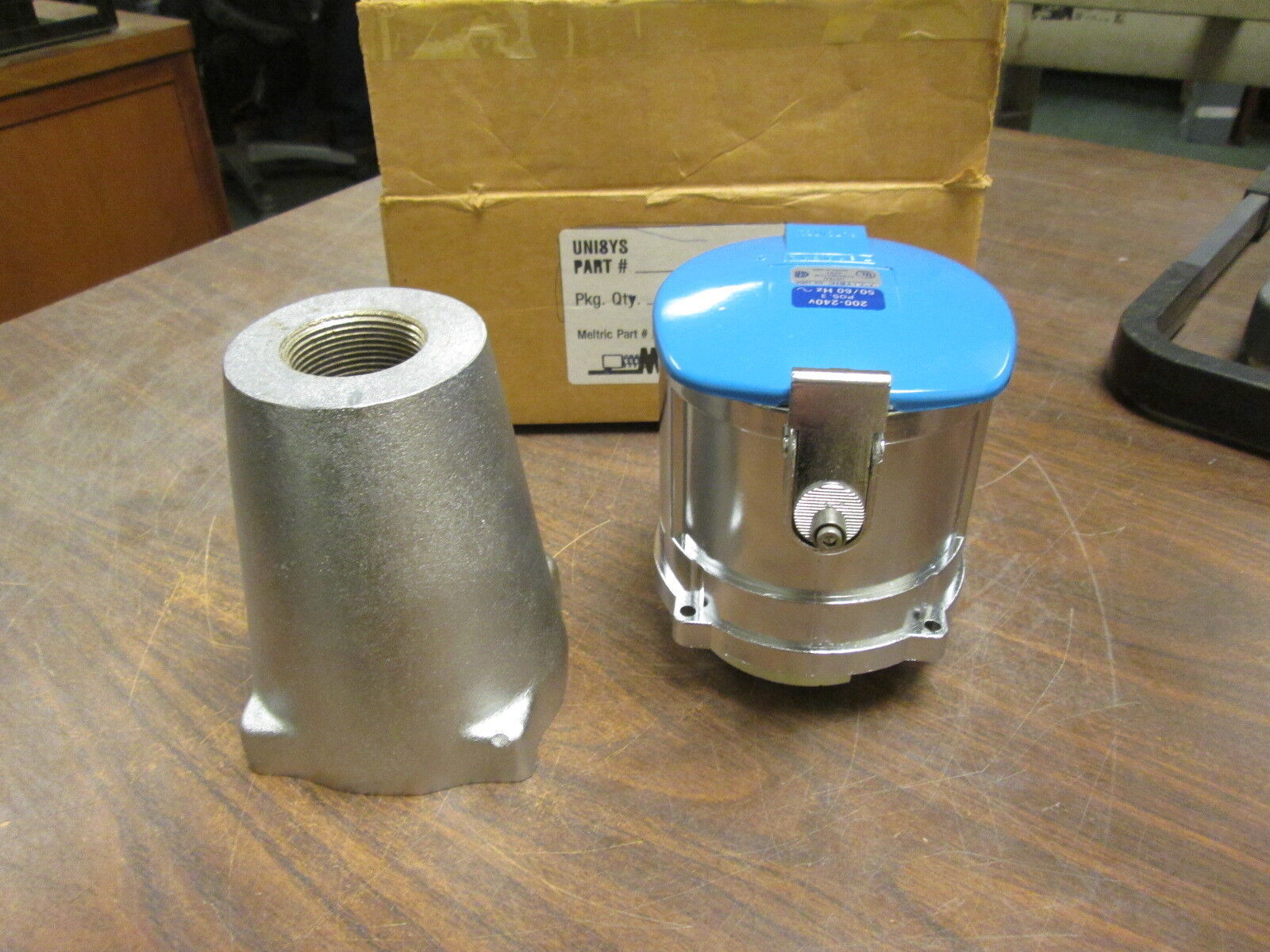 Meltric Type DS 100A Connector 37-90033-D14 100A 200-240V 50/60Hz New Surplus