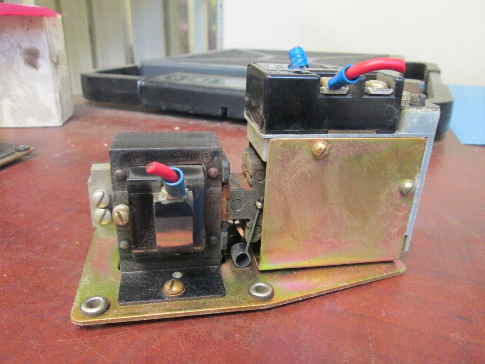 Allen-Bradley Pneumatic Relay 849A-ZOB24 10A 600V 480V Coil Used