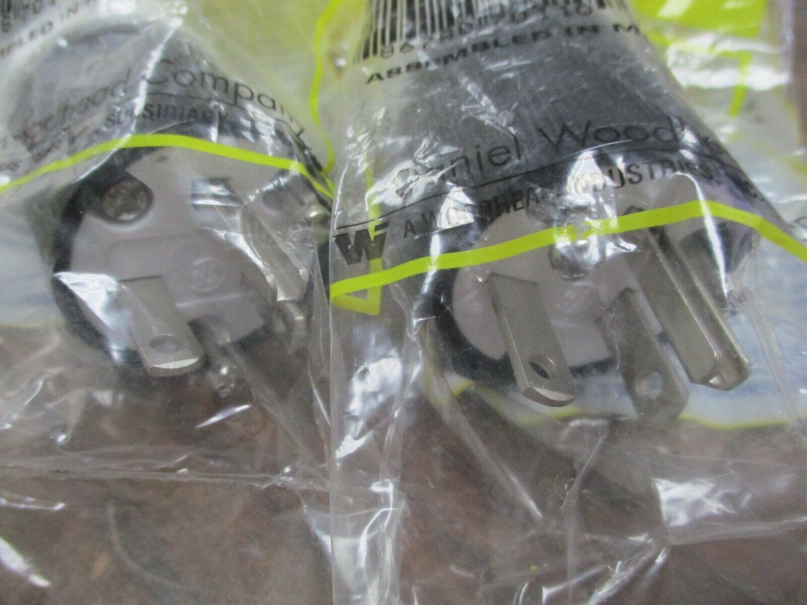 Daniel Woodhead Safeway Plug 5366 20A 125V Nema 5-20 *Lot of 2* New Surplus