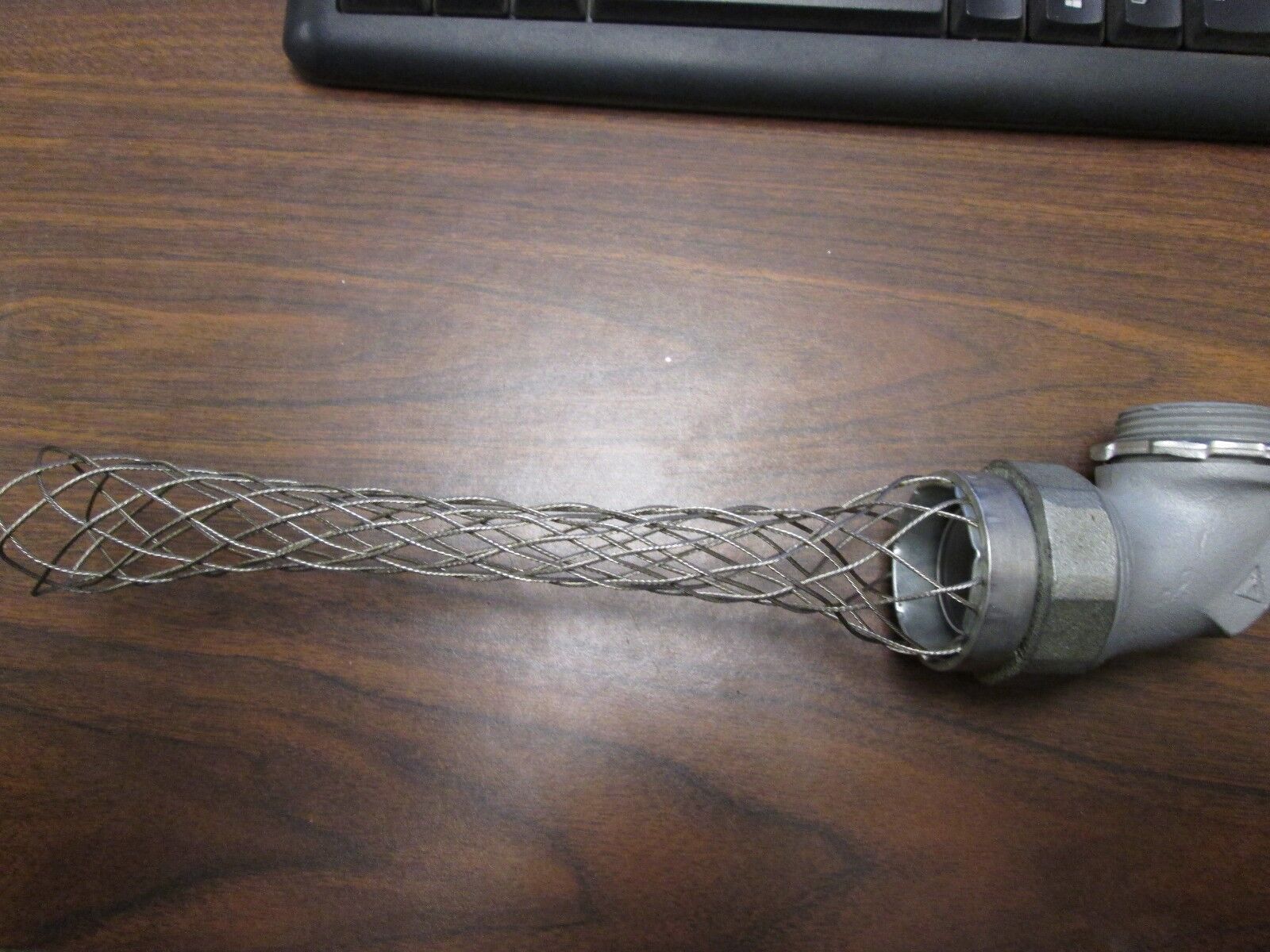 Hubbell Kellems Grip With 90 Degree Conduit 074-02-045 Size 1-1/4" New Surplus