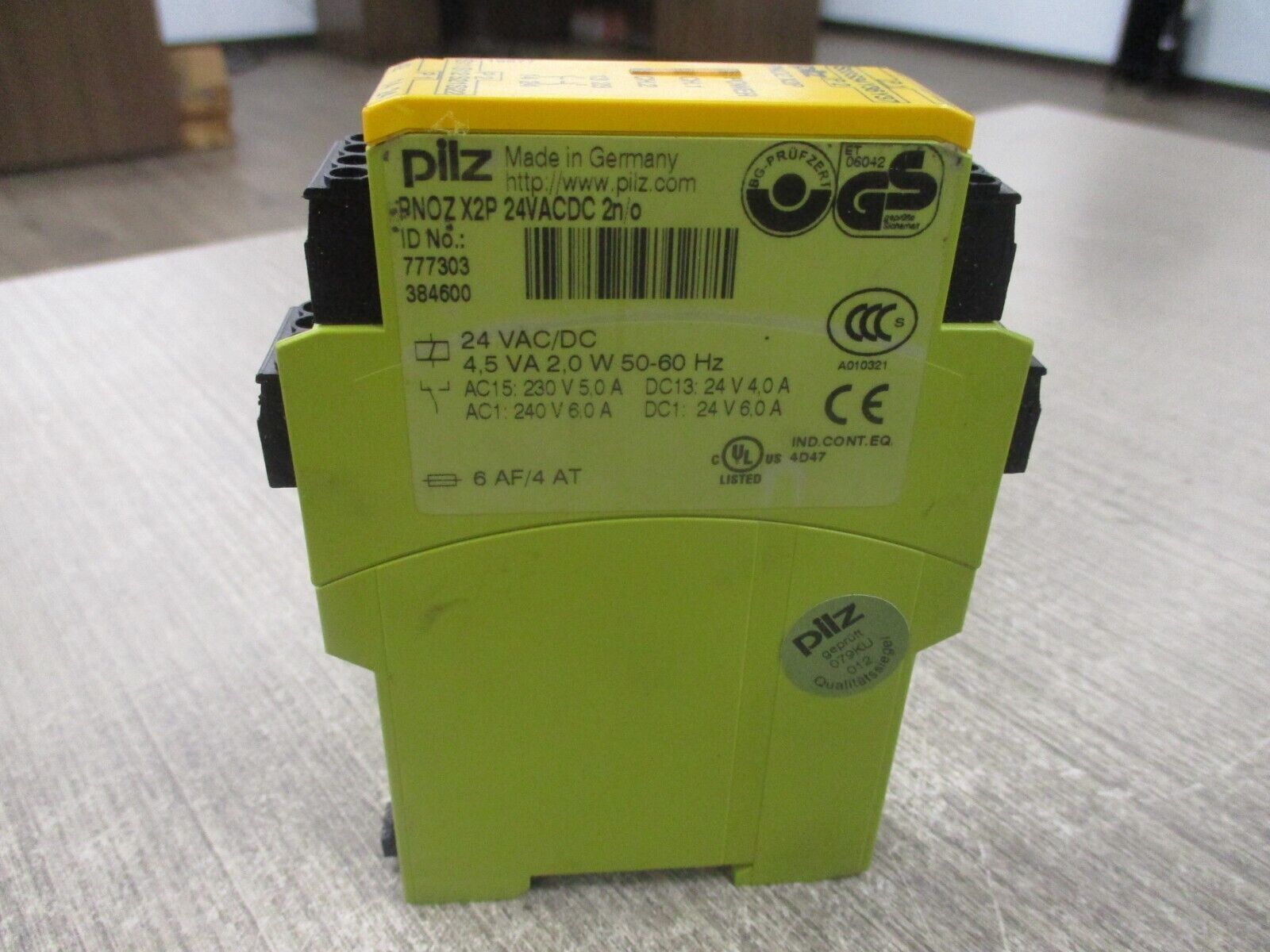 Pilz Safety Relay 777303 PNOZ X2P 24V AC/DC 2 n/o Used