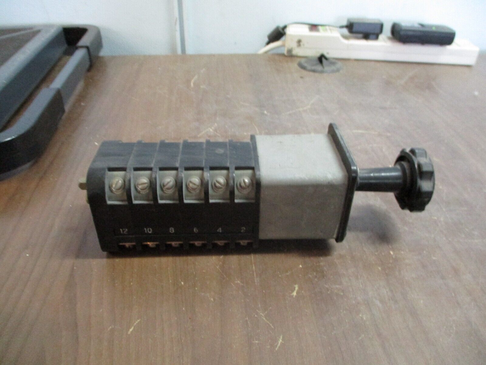 GE Type SBM Rotary Switch F8A03S1A0K1 Used