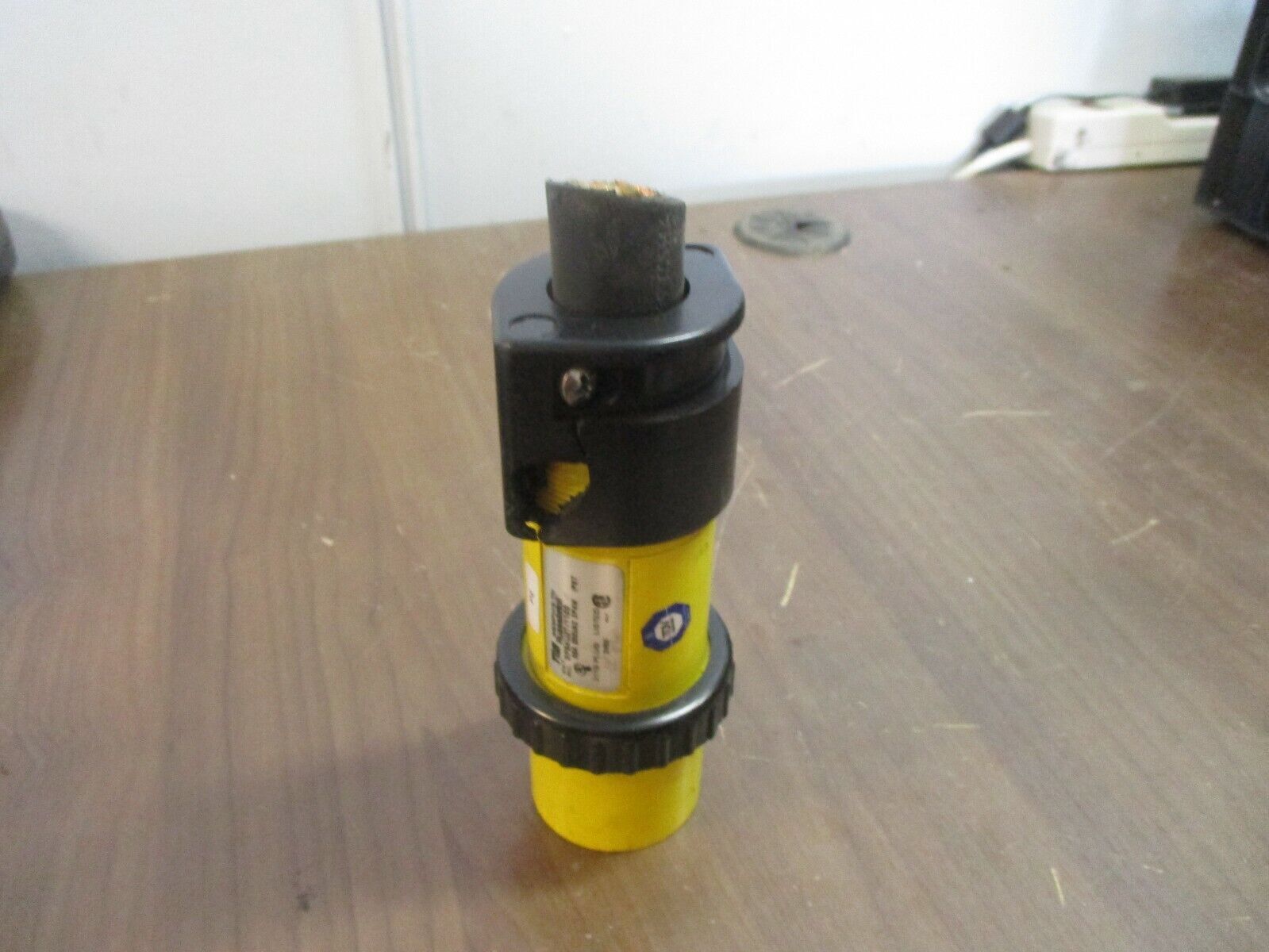 Thomas & Betts Russellstoll Plug 9P54U2T / 1100 50A 250V 3P 4W *Broken End* Used