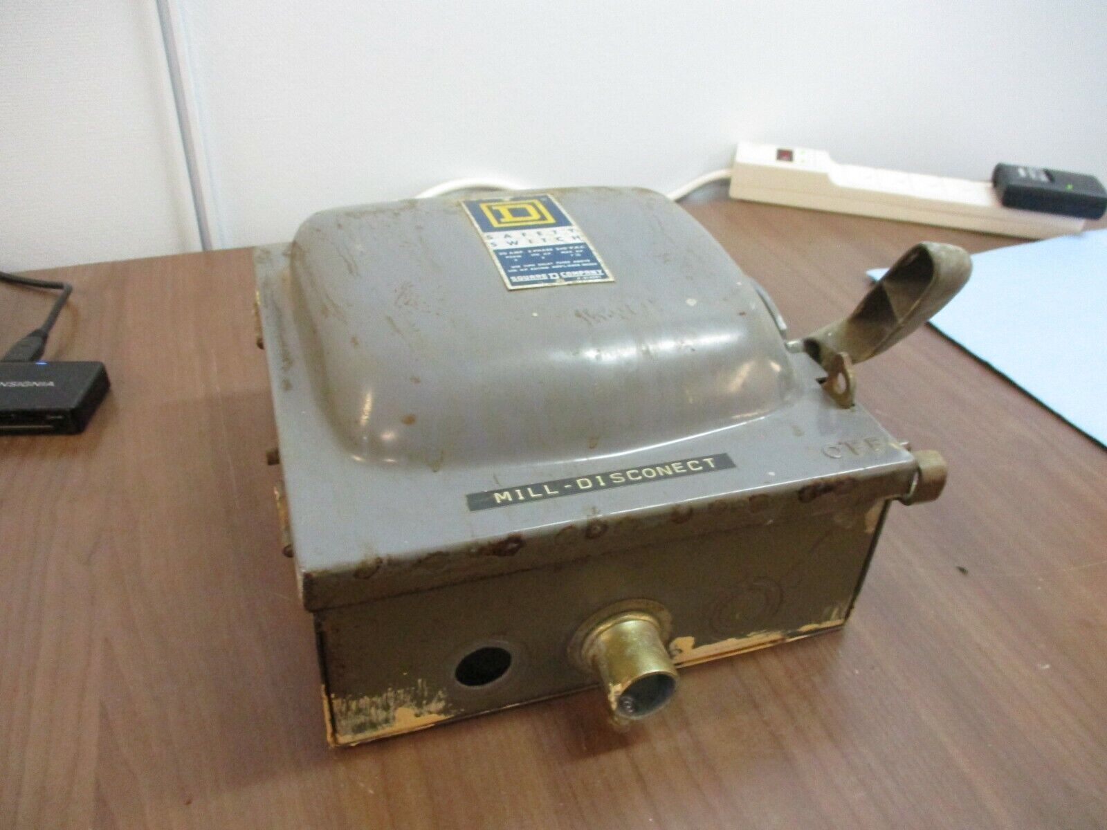 Square D Fusible Safety Switch/Disconnect H 321 N 30A 240V Used