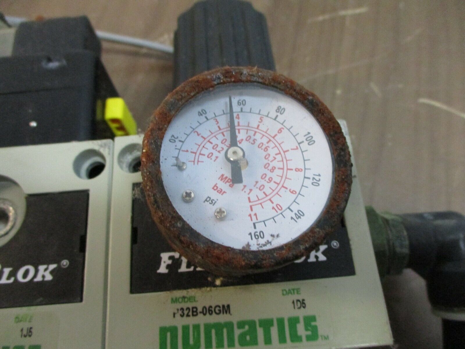 Numatics FlexiBlok Slow Start Valve/Filter/Regulator S32C-06BK / P32B-06GM Used