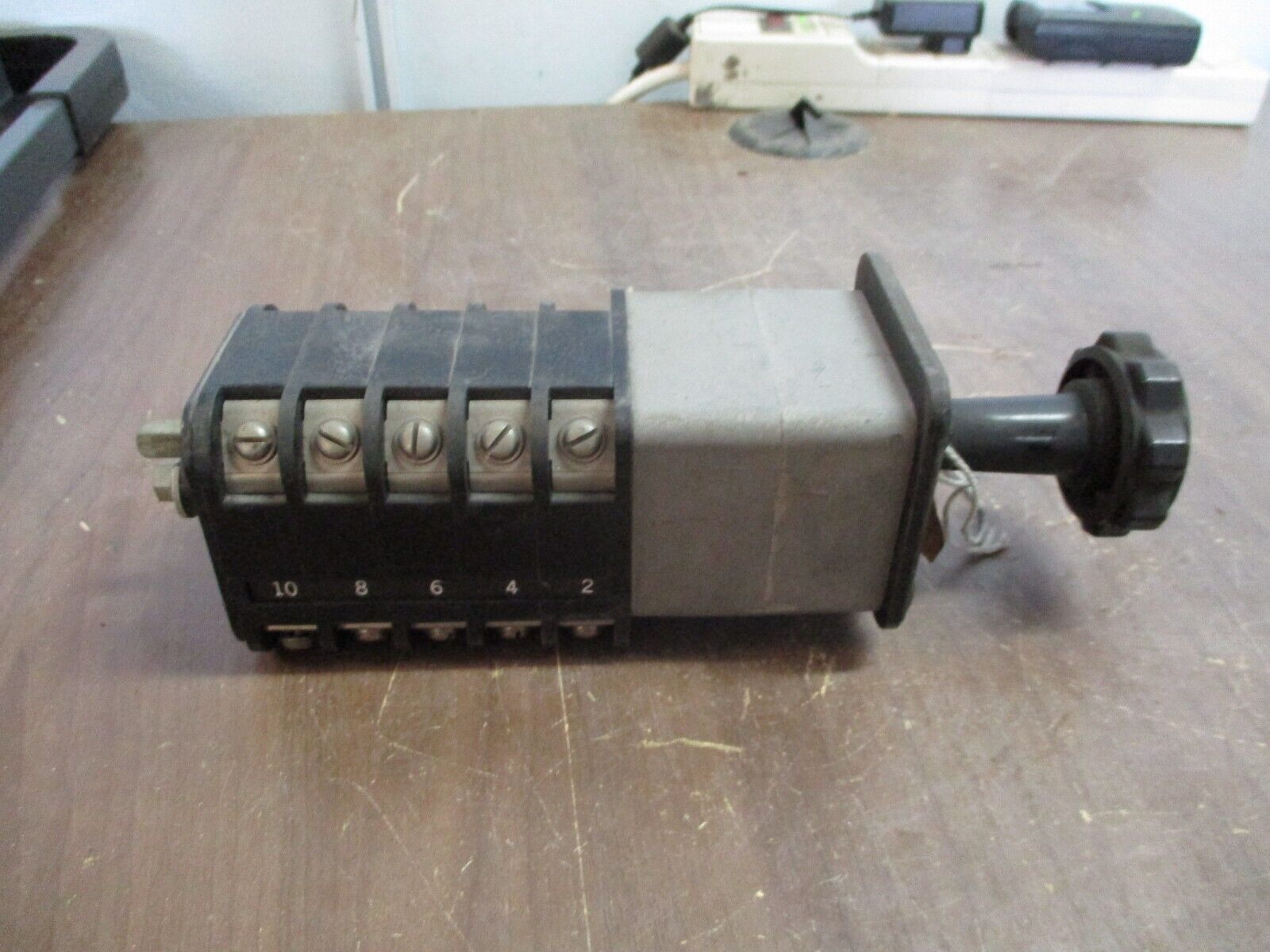 GE Type SBM Rotary Switch 10AB037 Off/2/On Used