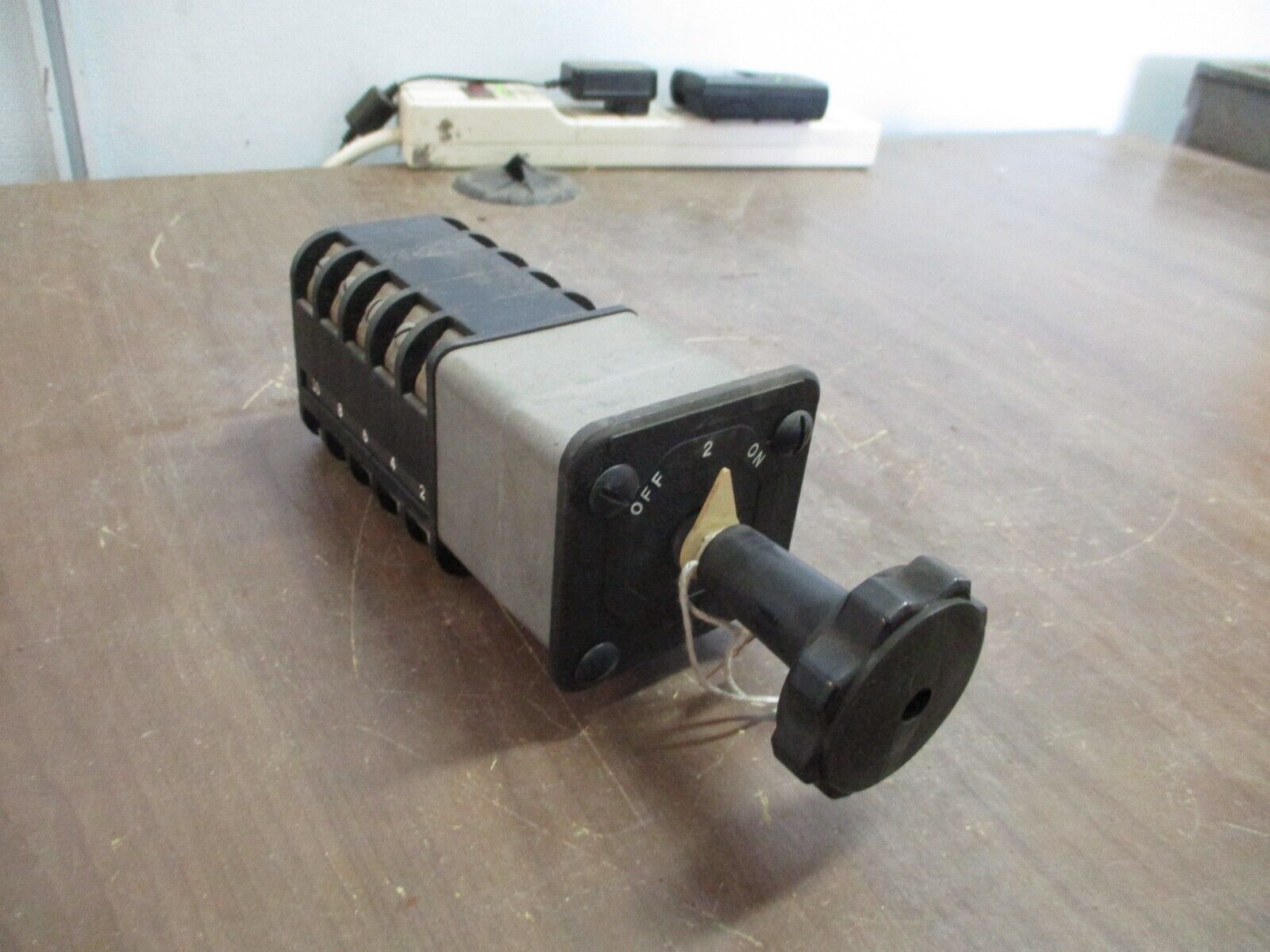 GE Type SBM Rotary Switch 10AB037 Off/2/On Used