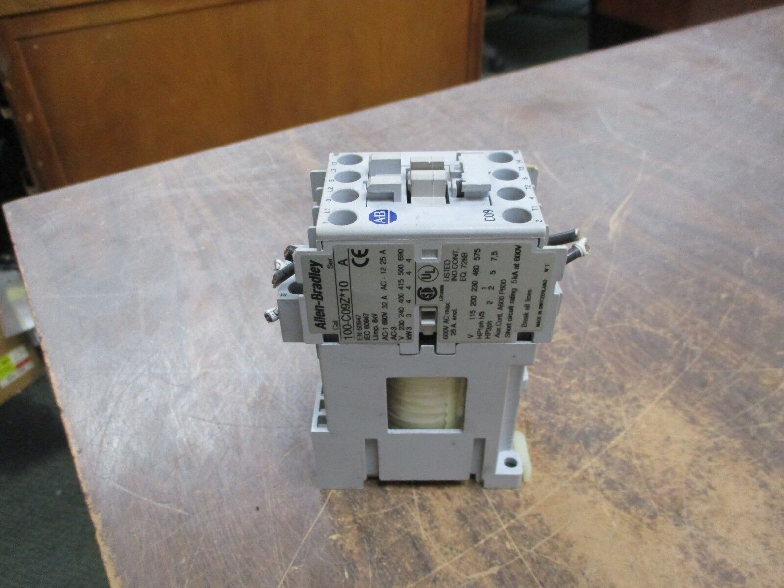 Allen-Bradley Contactor 100-C09Z*10 32A 24VDC Coil Used