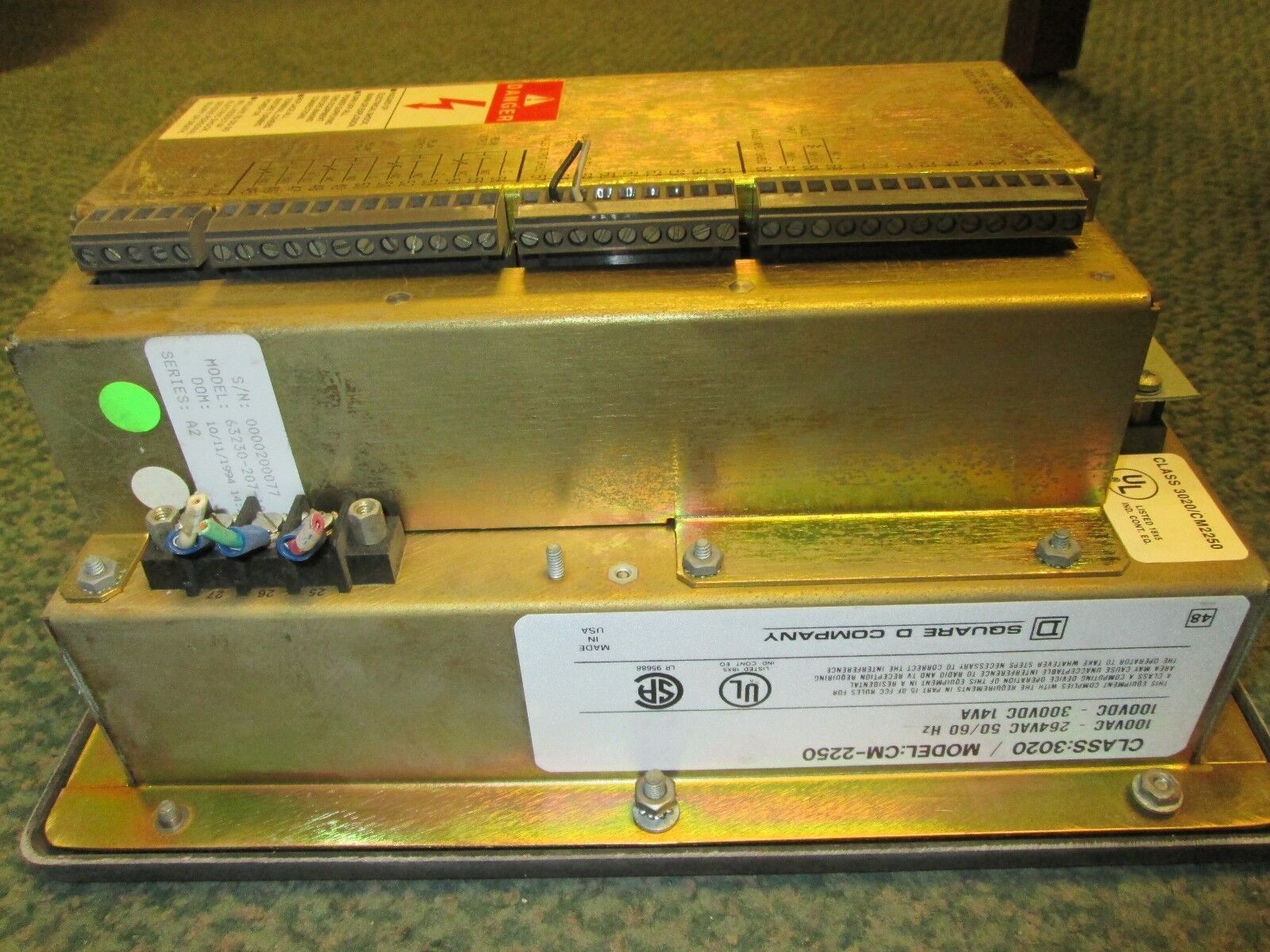 Square D Power Logic Circuit Monitor 3020 CM2250 3020 IOM-4411-20 Used
