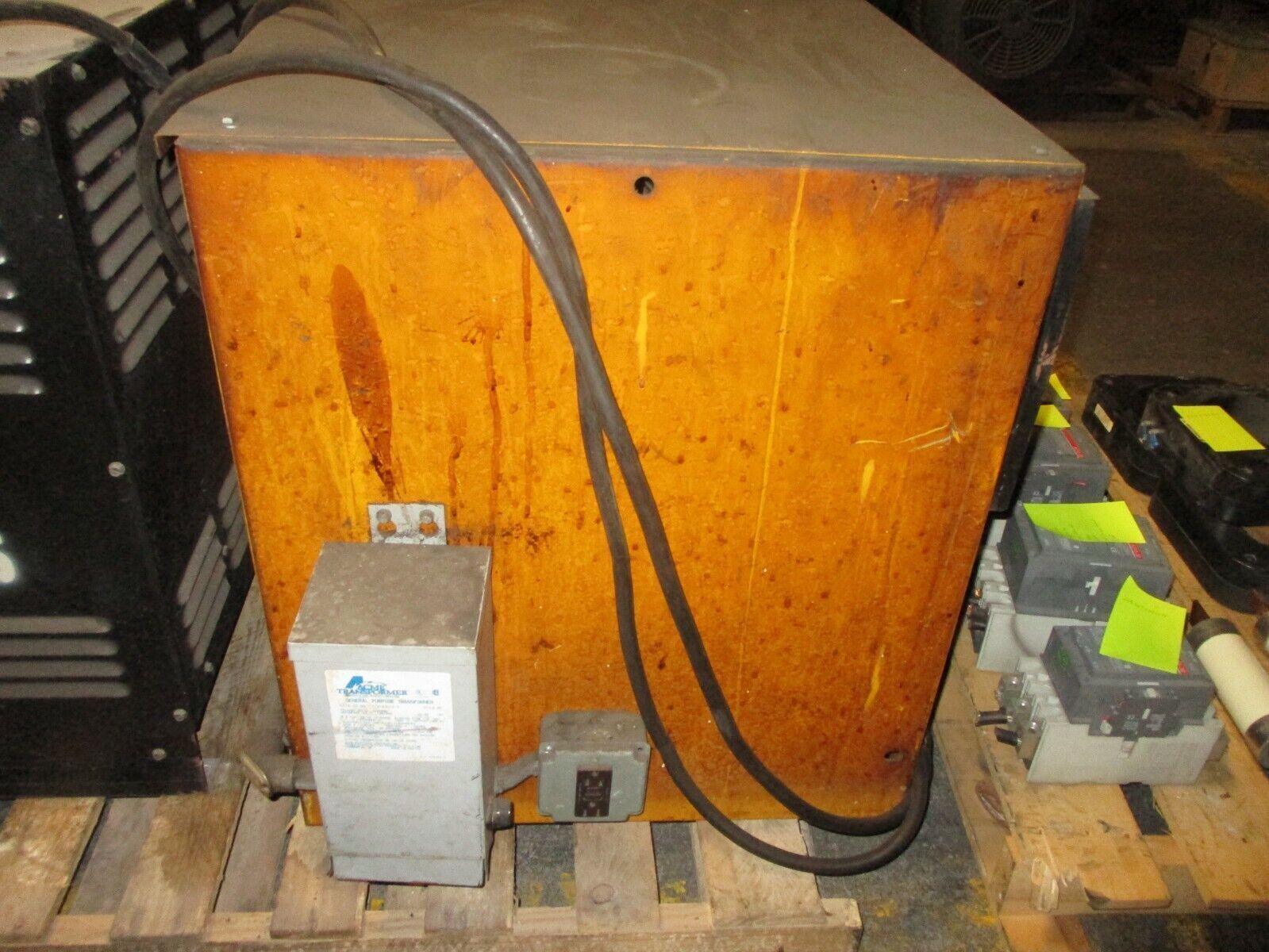 Yale Industrial Battery Charger 3YRC18-680 660AH Input: 220/440V 24/12A 60Hz 3Ph