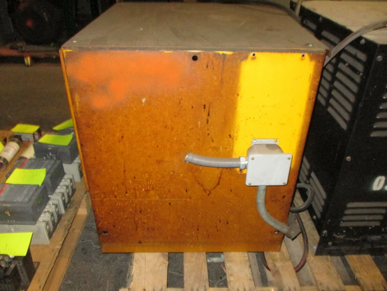 Yale Industrial Battery Charger 3YRC18-680 660AH Input: 220/440V 24/12A 60Hz 3Ph