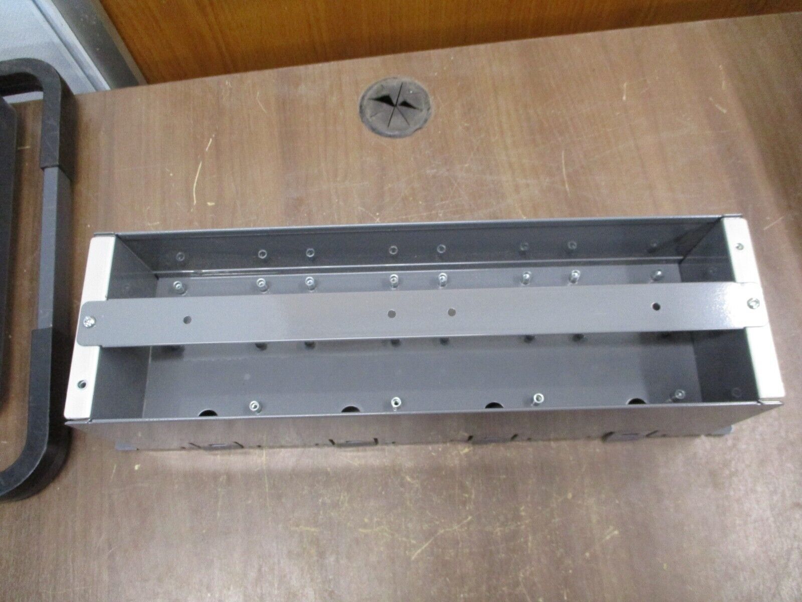 Xtralis Vesda LaserPLUS Sub Rack VSR-J000 19" 18-30VDC Used