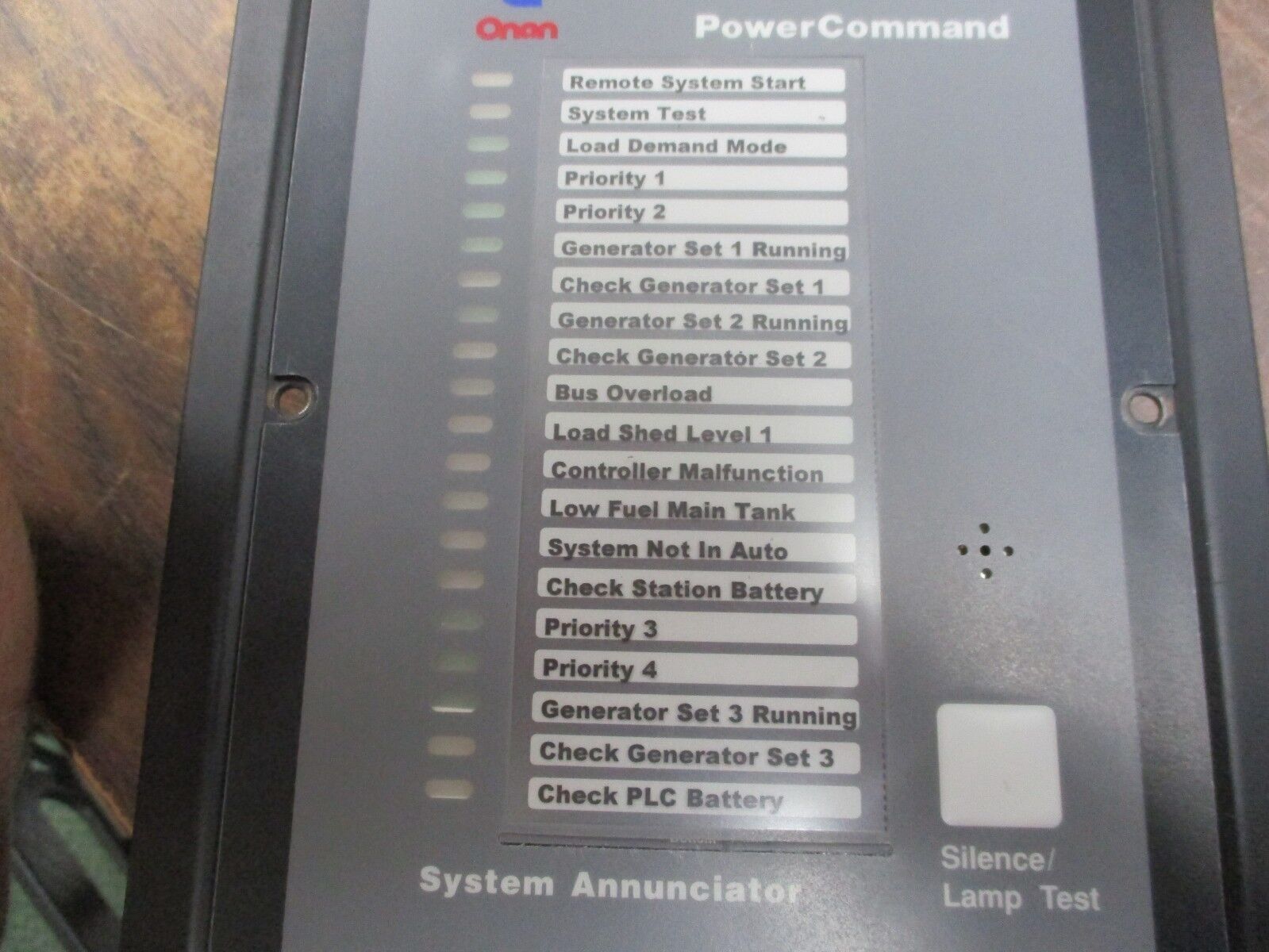 Onan PowerCommand System Annunciator 300-4508 Input: 12/24VDC Output: 24VDC, 5W