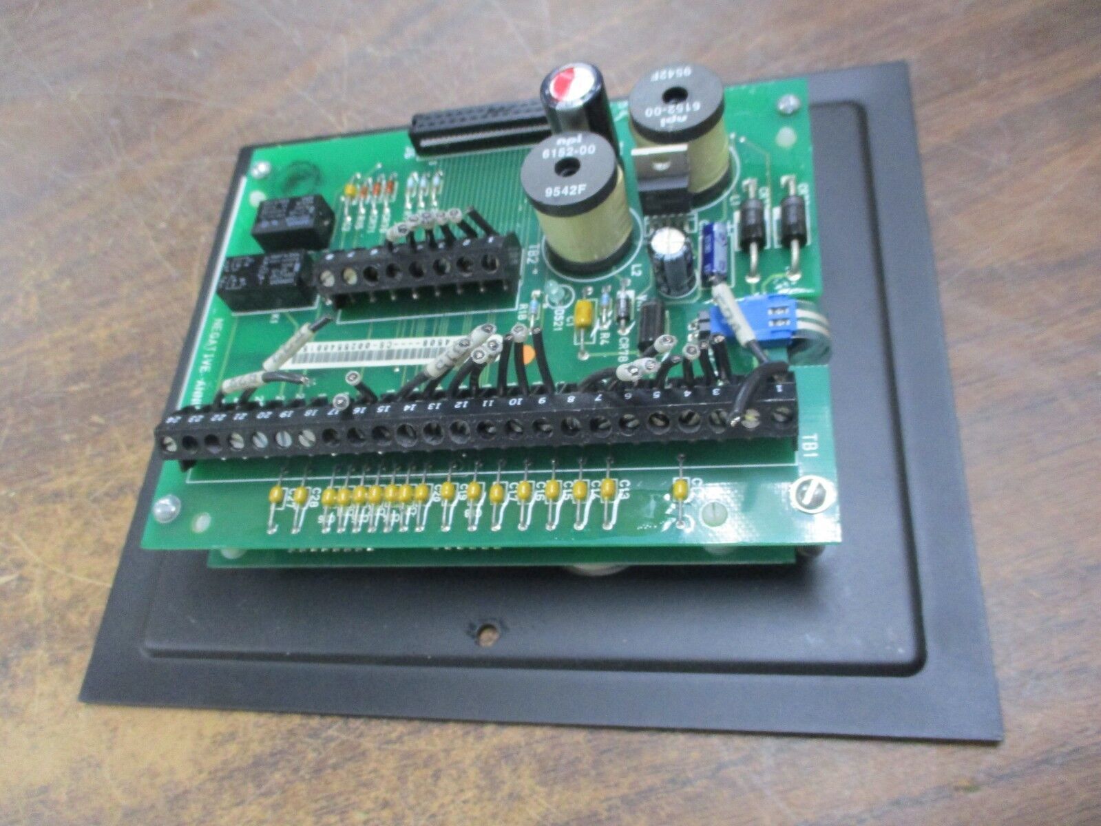 Onan PowerCommand System Annunciator 300-4508 Input: 12/24VDC Output: 24VDC, 5W
