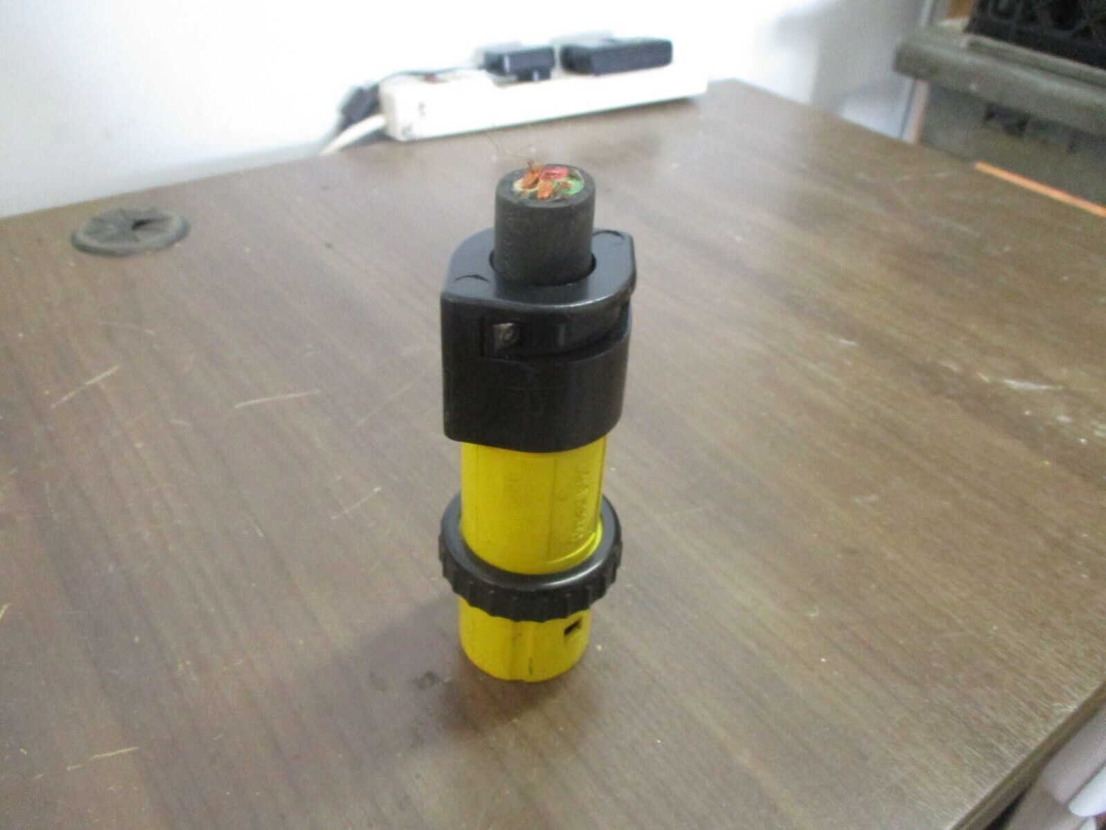 Thomas & Betts Russellstoll Plug 9P54U2T / 1100 50A 250V 3P 4W *Cracked End*