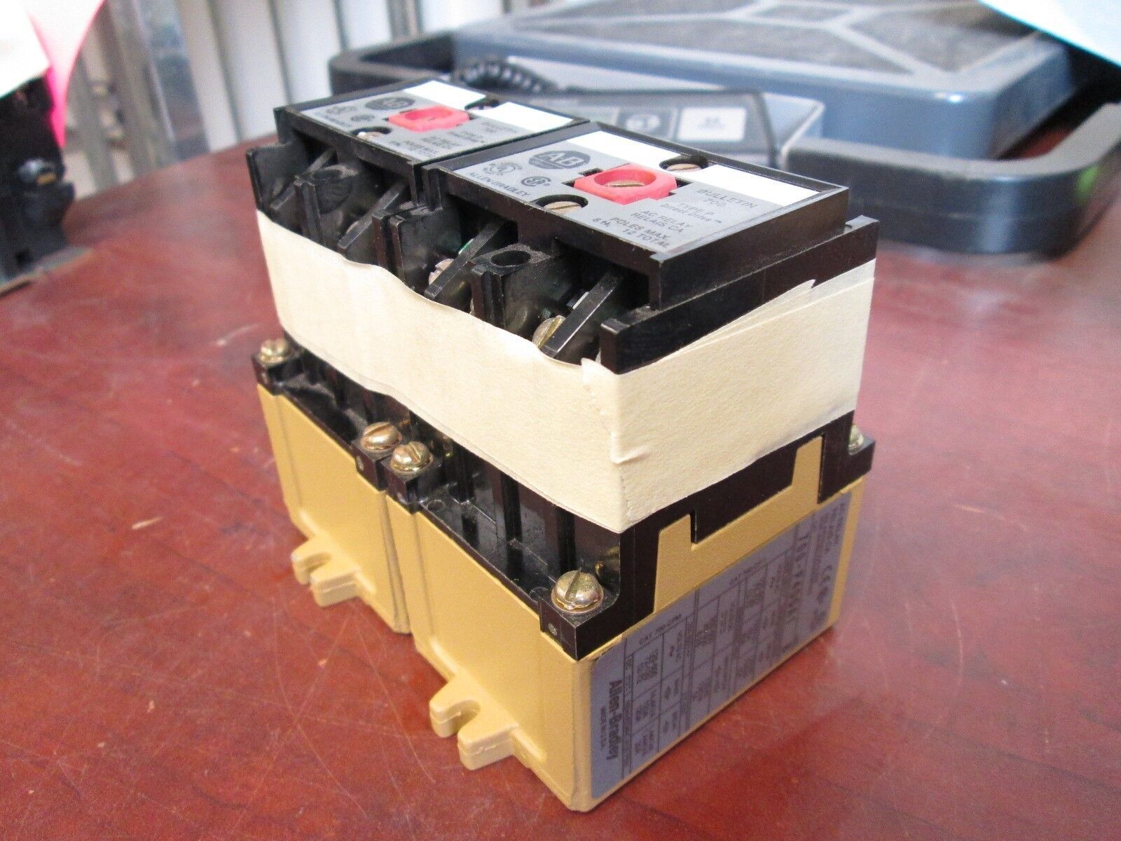 Allen-Bradley Relay 700-P400A1 115-120V Coil *Lot of 2* Used