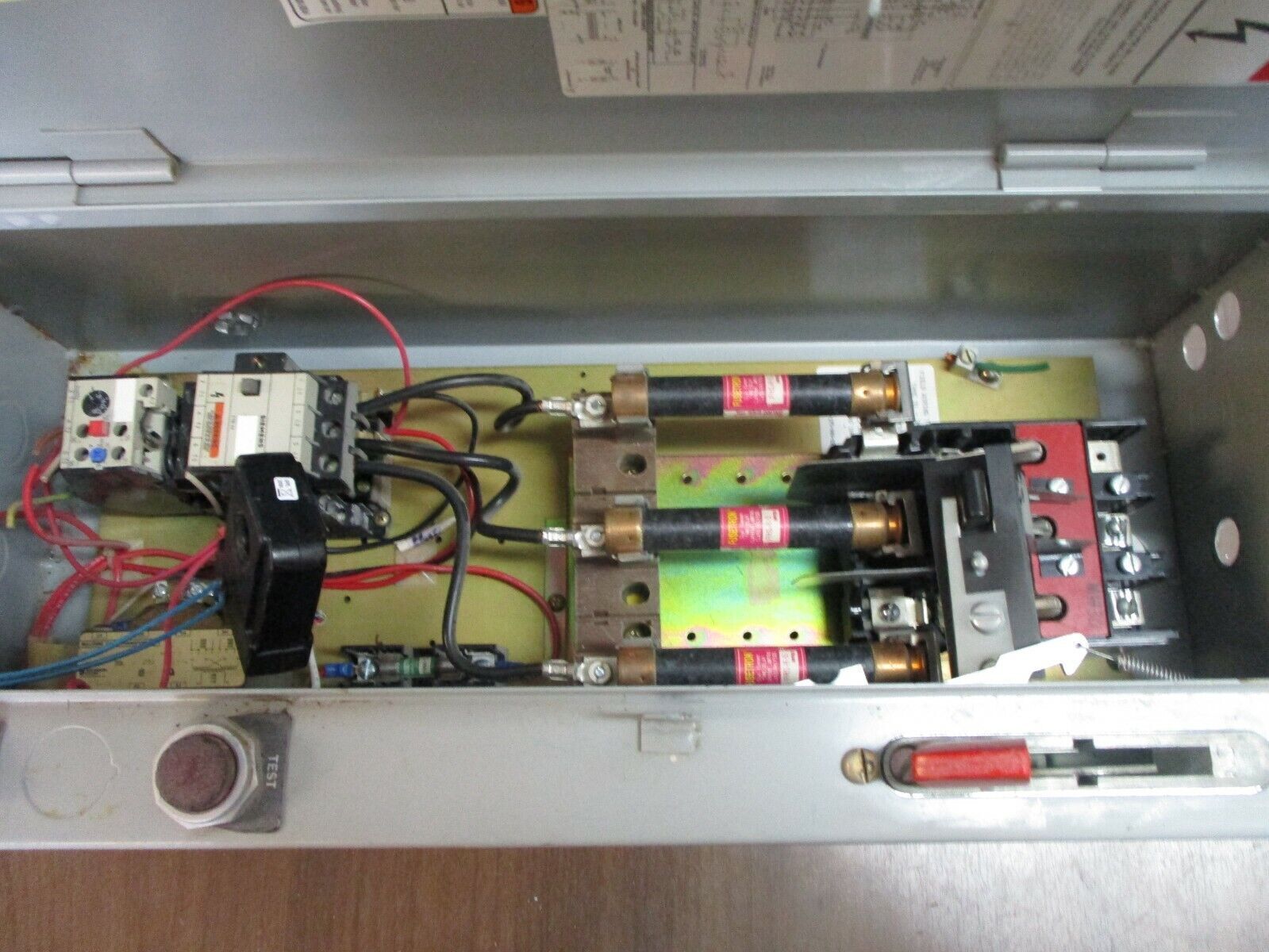 Siemens Fusible Combination 3TB44 120V Coil Trip: 1.25-2A *Broken Reset* Used