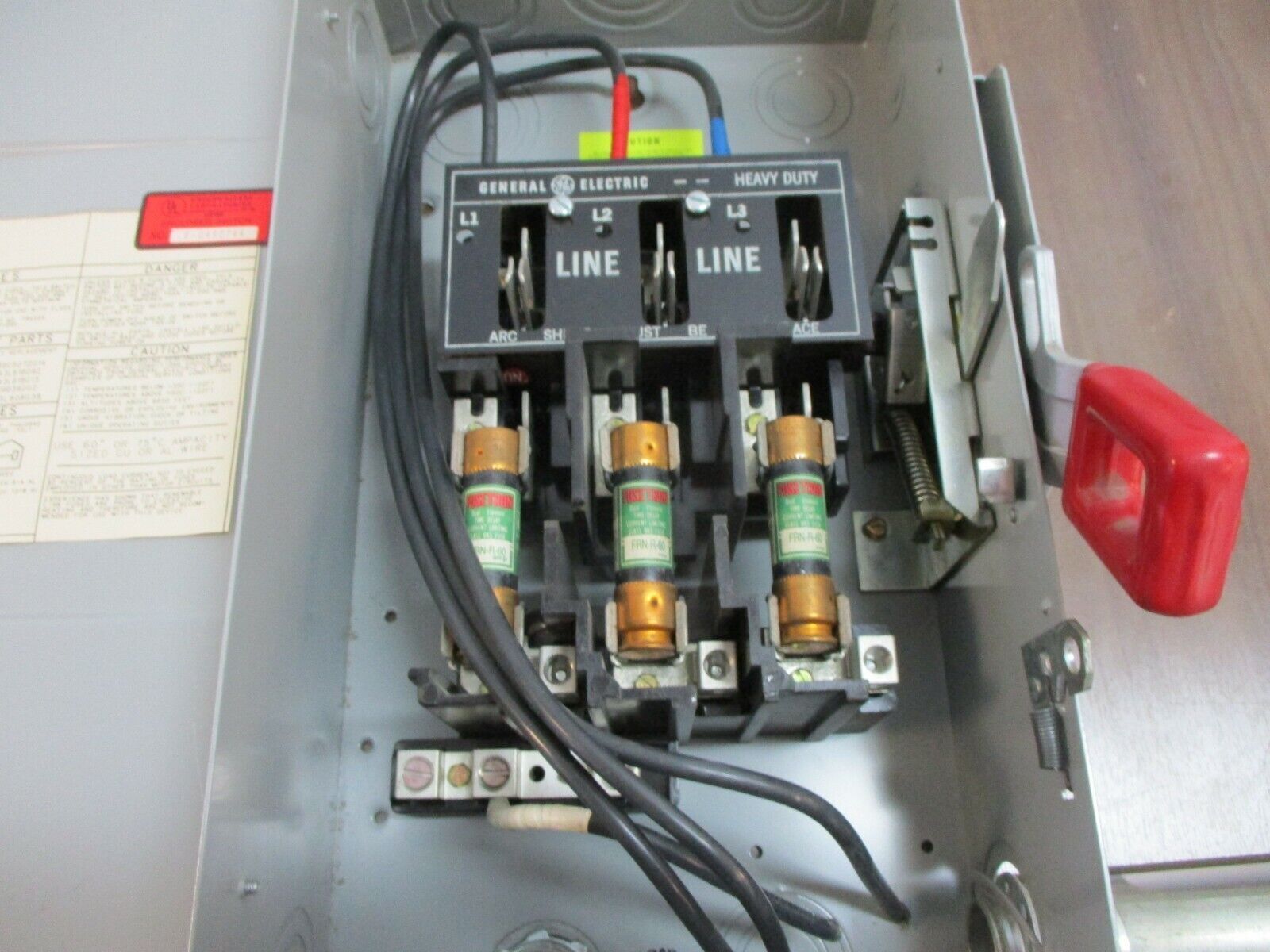 GE Fusible Safety Switch/Disconnect TH4322 60A 240V Used