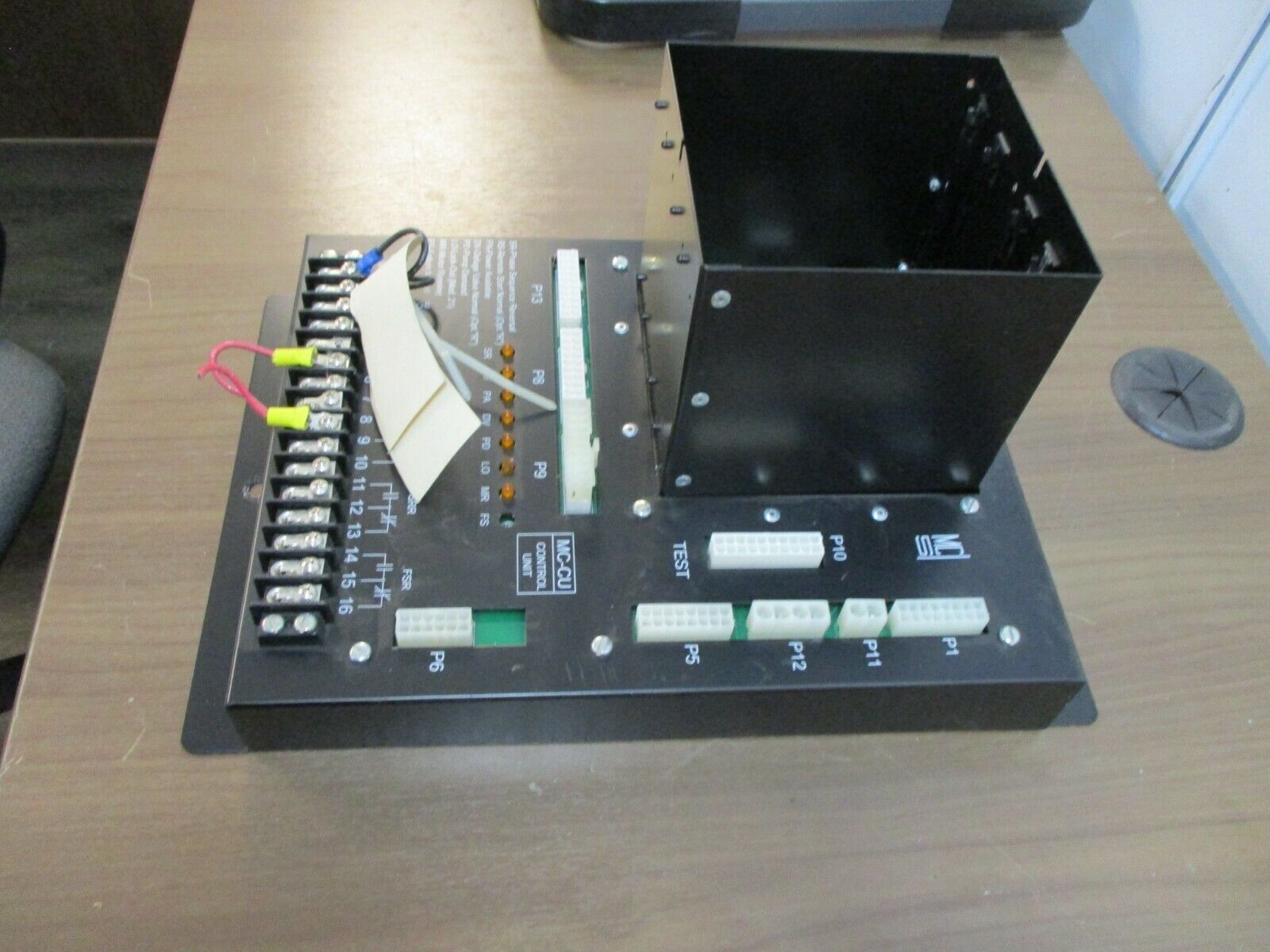 MCS Control Unit MC-CU *No Cards and Missing Terminal Screw* Used
