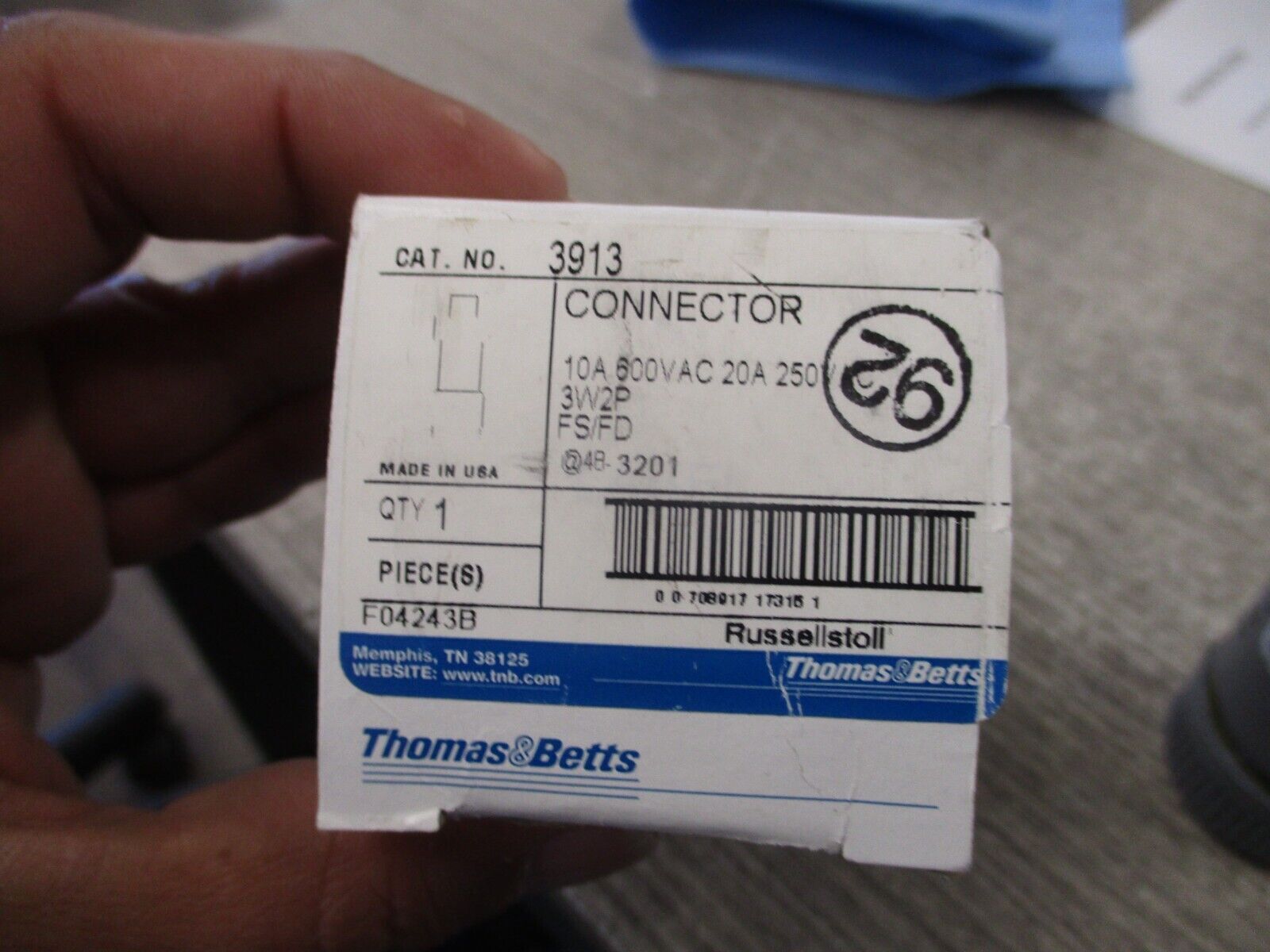 Thomas & Betts Russellstoll Connector 3913 10A@600V 20A@250V 3W 2P New Surplus