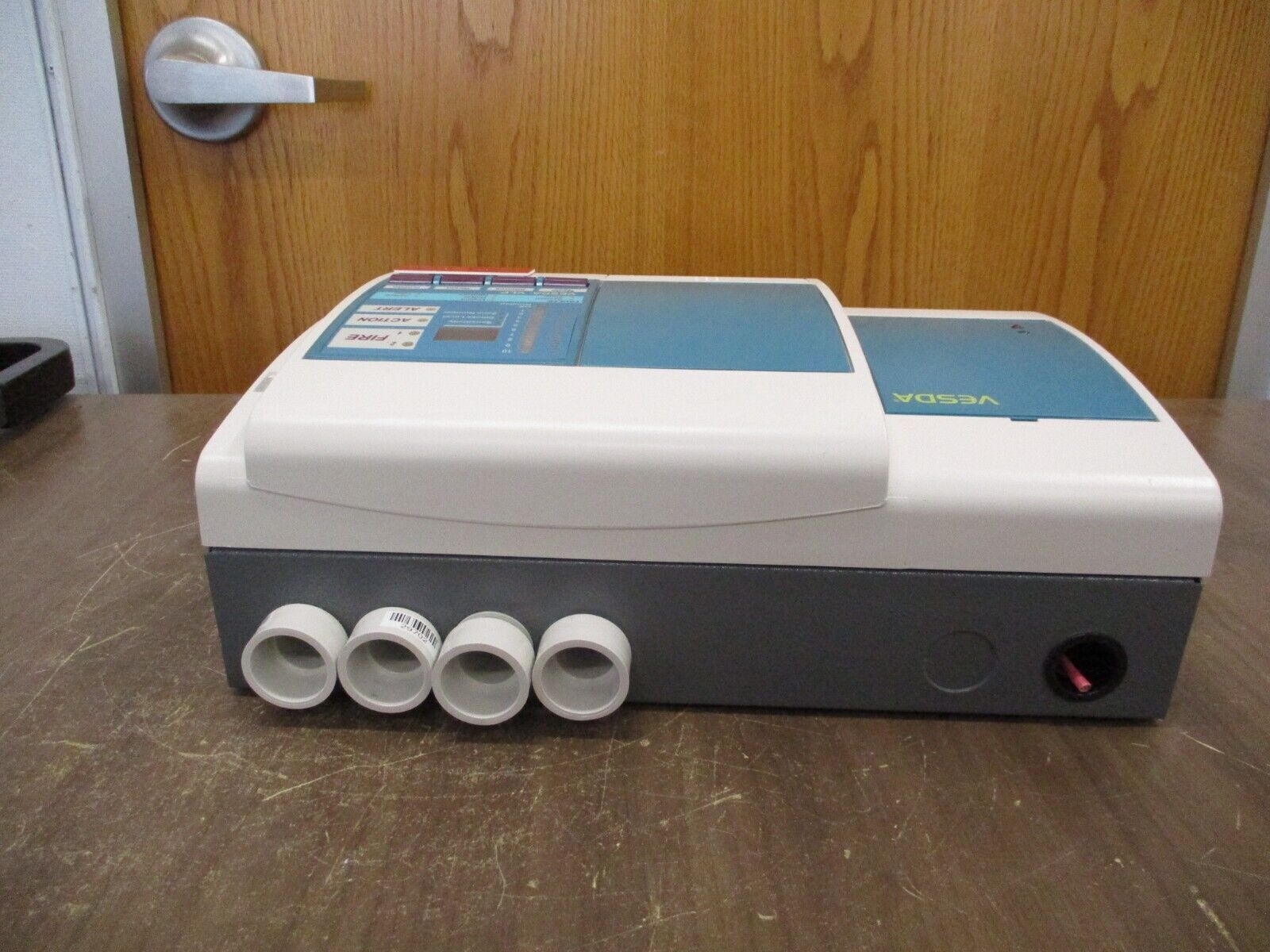 Xtralis Vesda VLP Aspirating Smoke Detector VLP-400 18-30VDC w/ Keypad Used