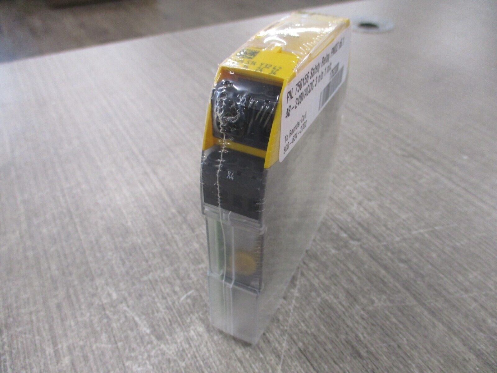 Pilz Safety Relay 750156 PNOZ s6.1 48 -240V AC/DC 3n/o 1 n/c New Surplus