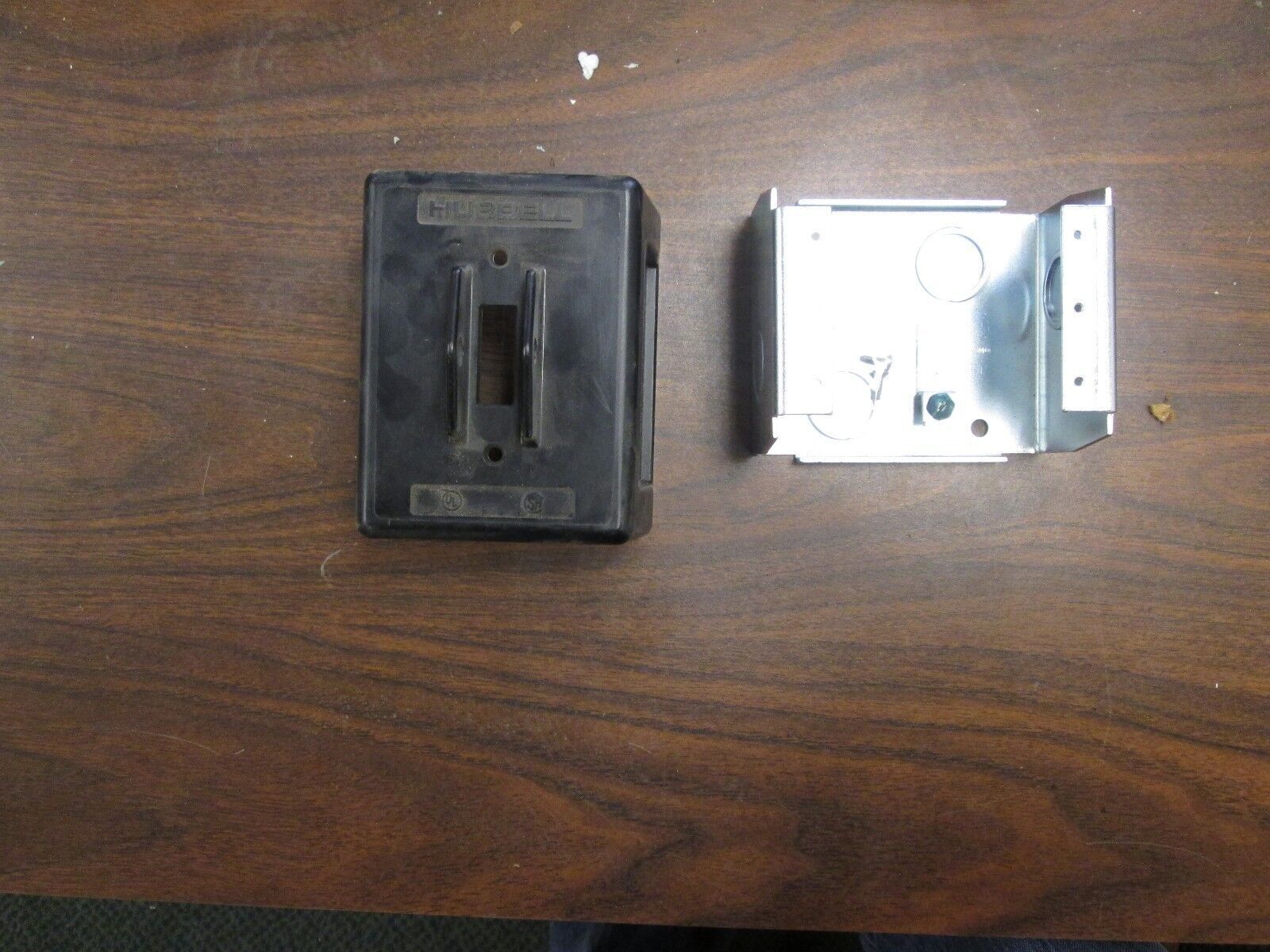 Hubell Enclosure 1390 Nema 1 Enclosure New Surplus