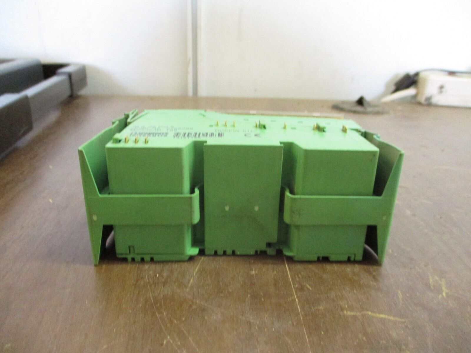 Phoenix Contact IBIL24DO8 Interbus Coupler 2726269 HW: 01 w/ Terminal Cover Used