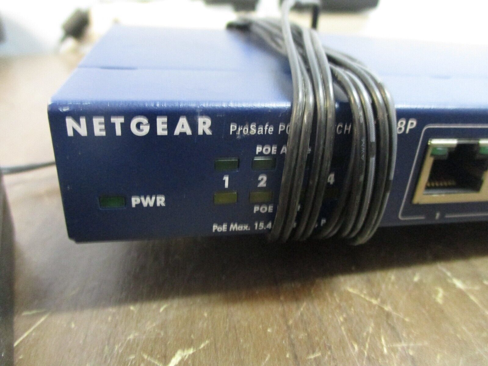 Netgear ProSafe 10/100 Switch w/ POE FS108V3 8-Port Total 4-Port POE Used