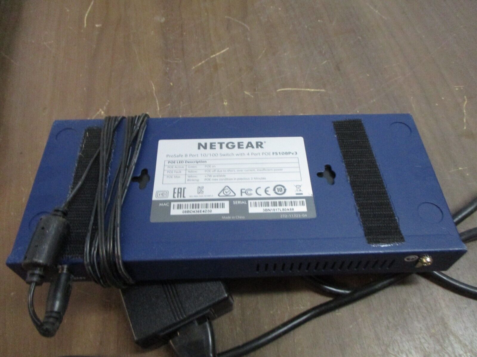 Netgear ProSafe 10/100 Switch w/ POE FS108V3 8-Port Total 4-Port POE Used