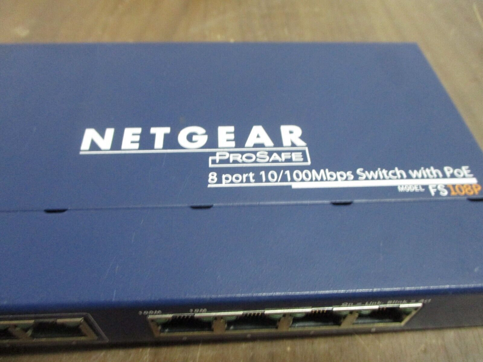 Netgear ProSafe 10/100 Switch w/ POE FS108V3 8-Port Total 4-Port POE Used