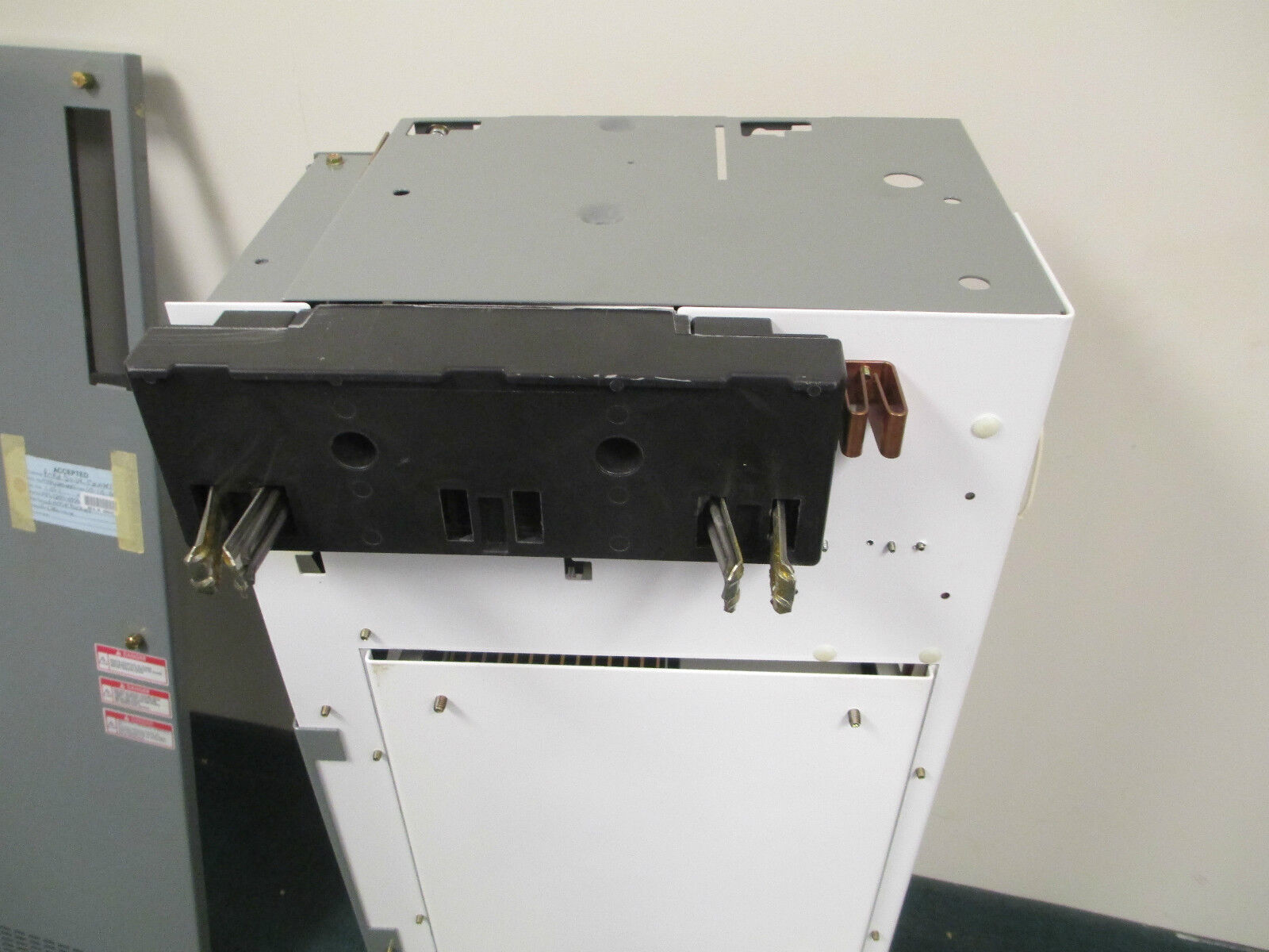 Allen-Bradley DC-AC Drive MCC Bucket SA3100-R030-AX-L6R 30HP New Surplus
