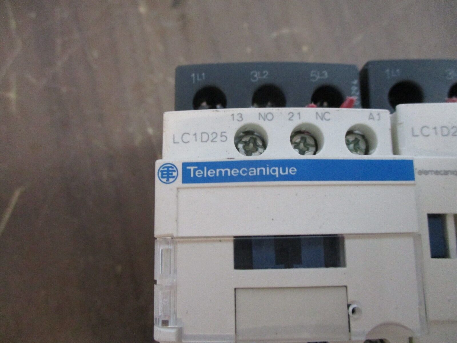 Schneider Electric Reversing Starter LC1D25 / LRD 16 120V Coil Trip: 9-13A Used