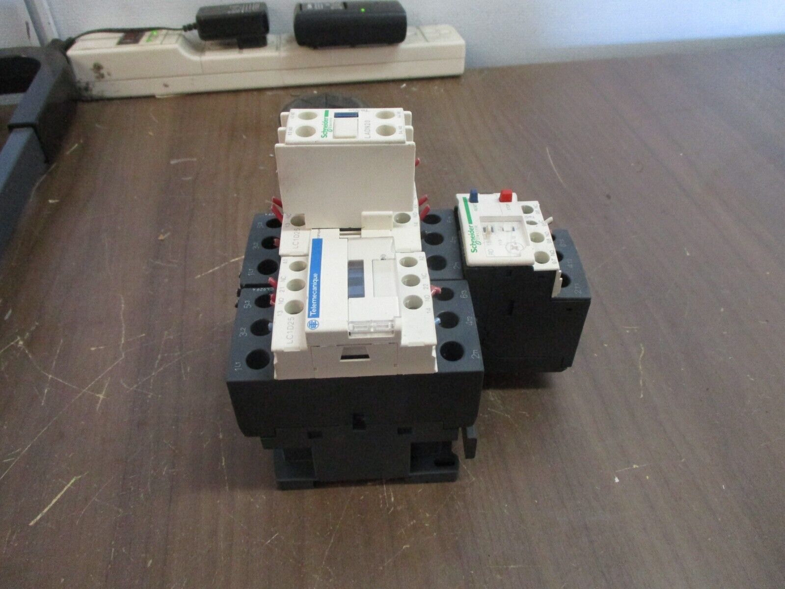 Schneider Electric Reversing Starter LC1D25 / LRD 16 120V Coil Trip: 9-13A Used