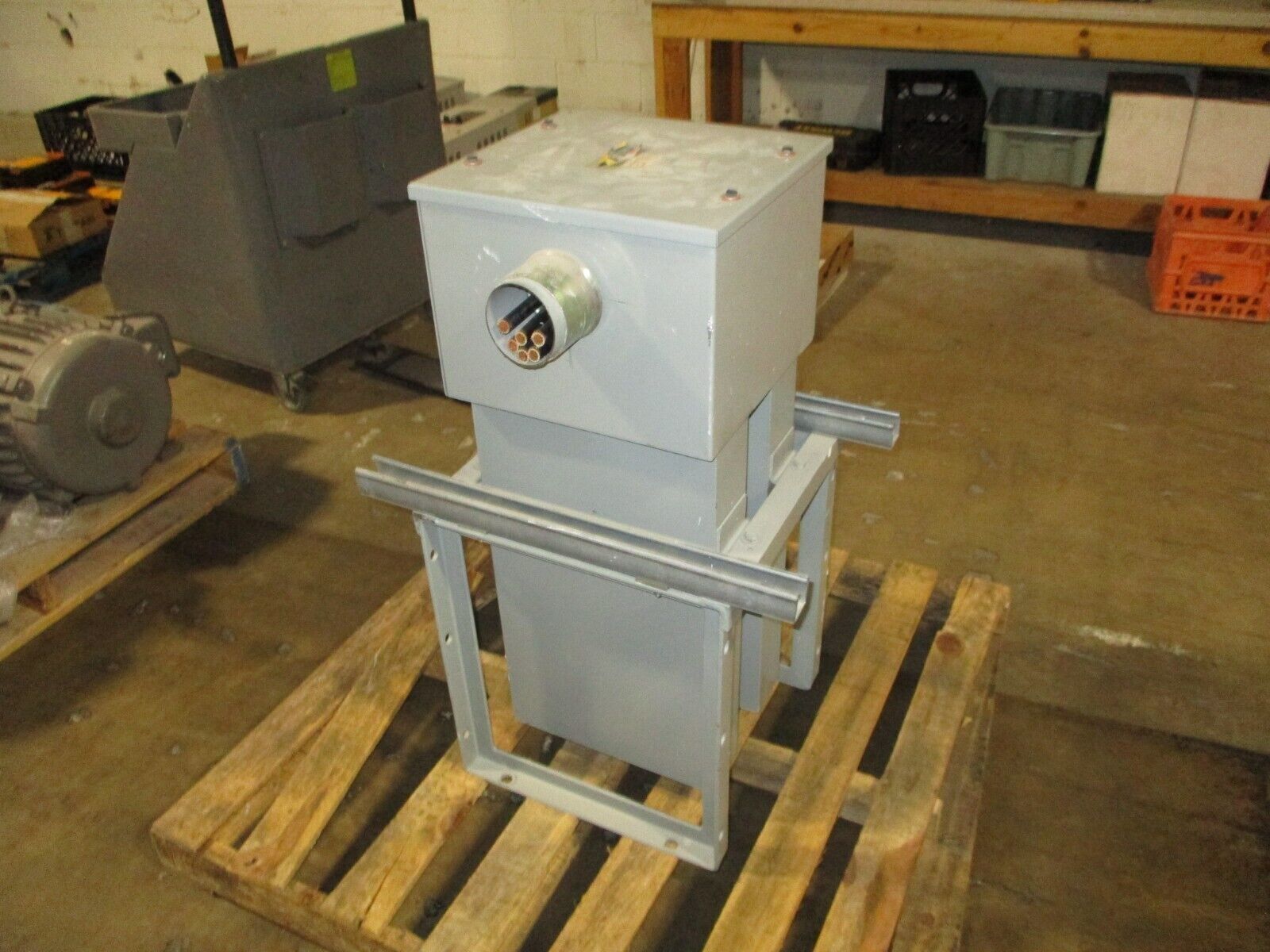 Cornell Dubilier Capacitor ICS2200F33L 200KVAR 480V 60Hz 3Ph Used