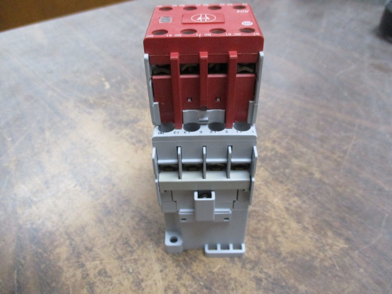 Allen-Bradley Safety Contactor 100S-C09UD14C 120V Coil 25A 600V Used