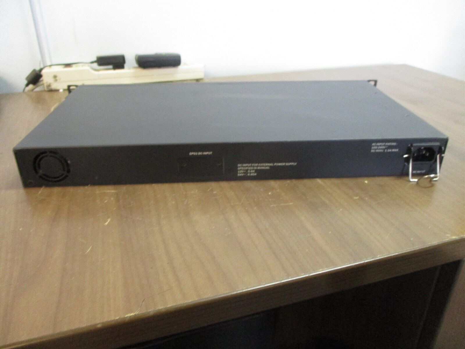 Brocade 24-Port Gigabit Ethernet Switch ICX6450-24 100-240VAC 12VDC Used
