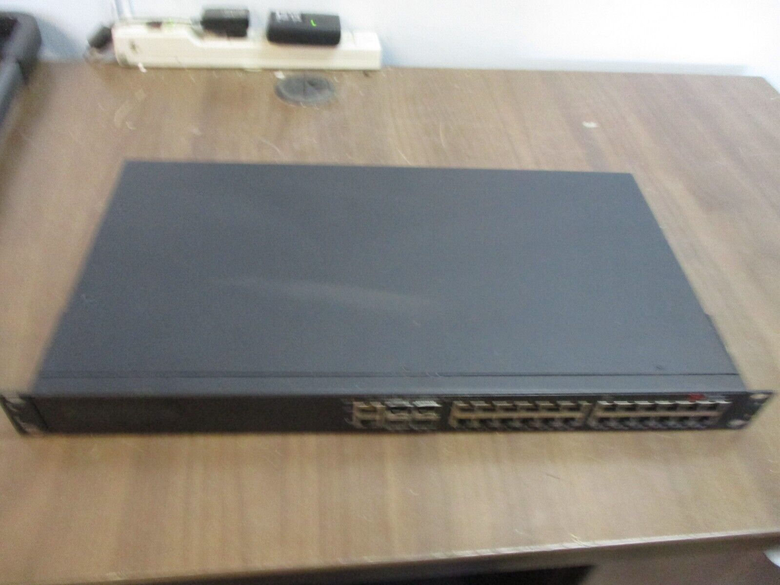 Brocade 24-Port Gigabit Ethernet Switch ICX6450-24 100-240VAC 12VDC Used