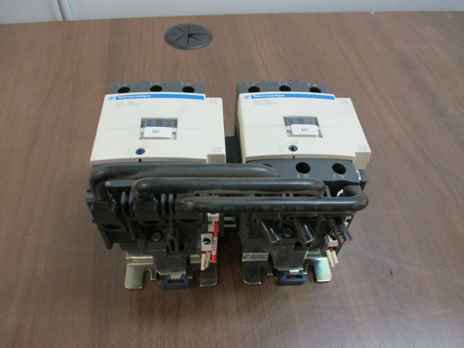 Telemecanique Reversing Contactor, LC1 D8011, 120V Coil, 110A Used