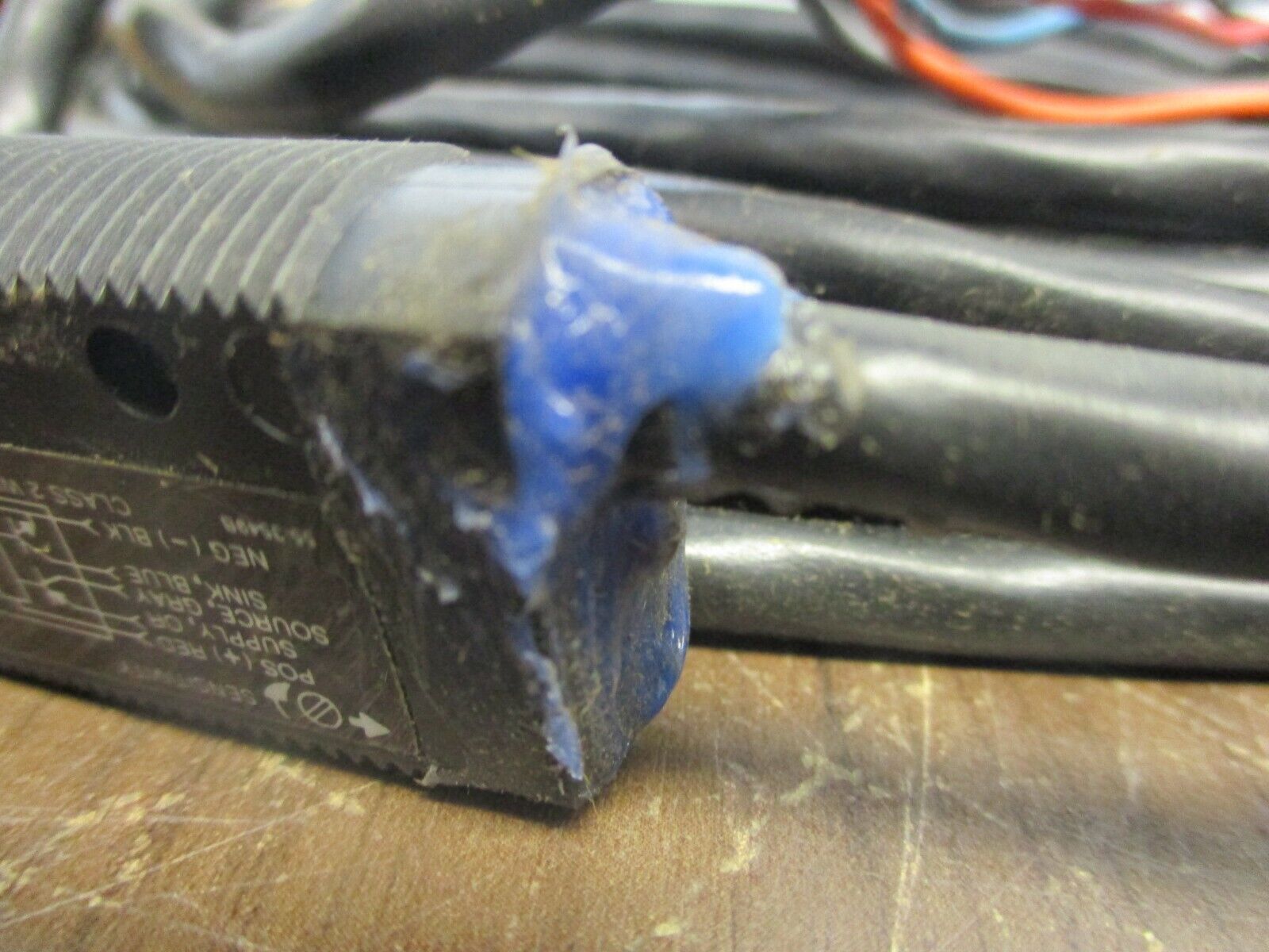 Electronics Corporation Wide Angle Proximity Control 42SRP-6013 Dark Operate