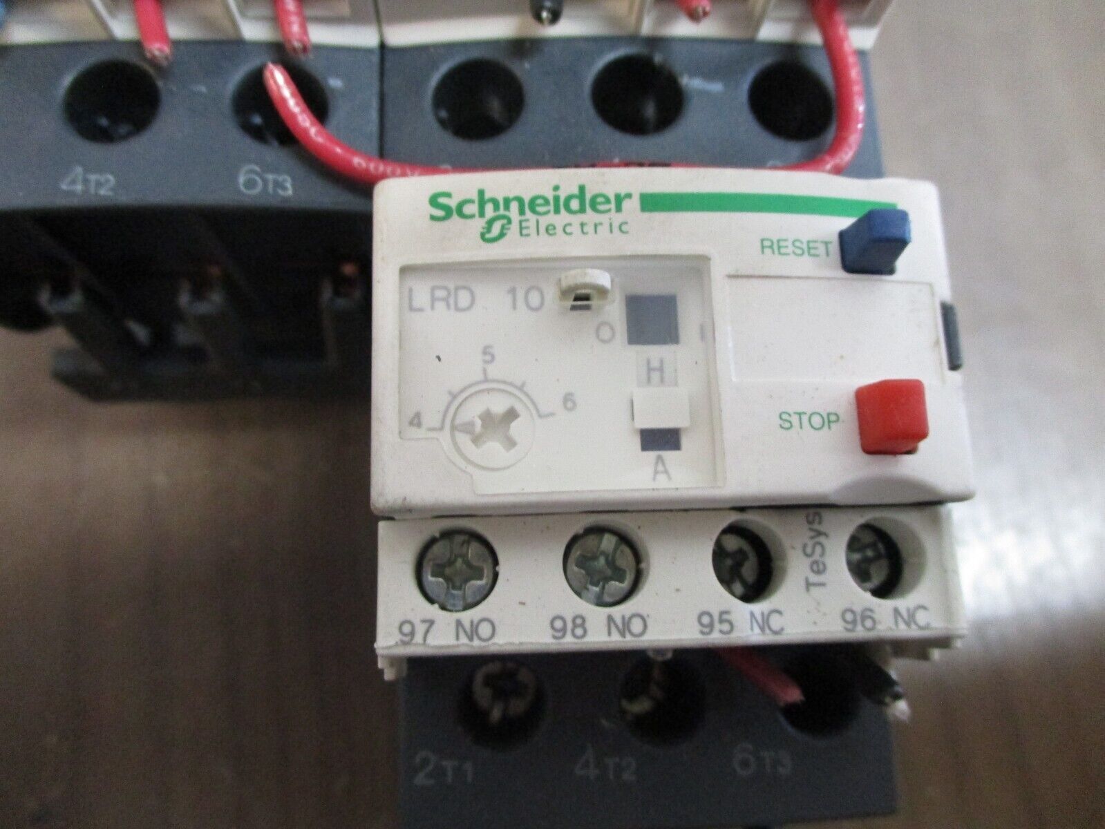 Schneider Electric Reversing Starter LC1D25 / LRD 10 120V Coil Trip: 4-6A Used