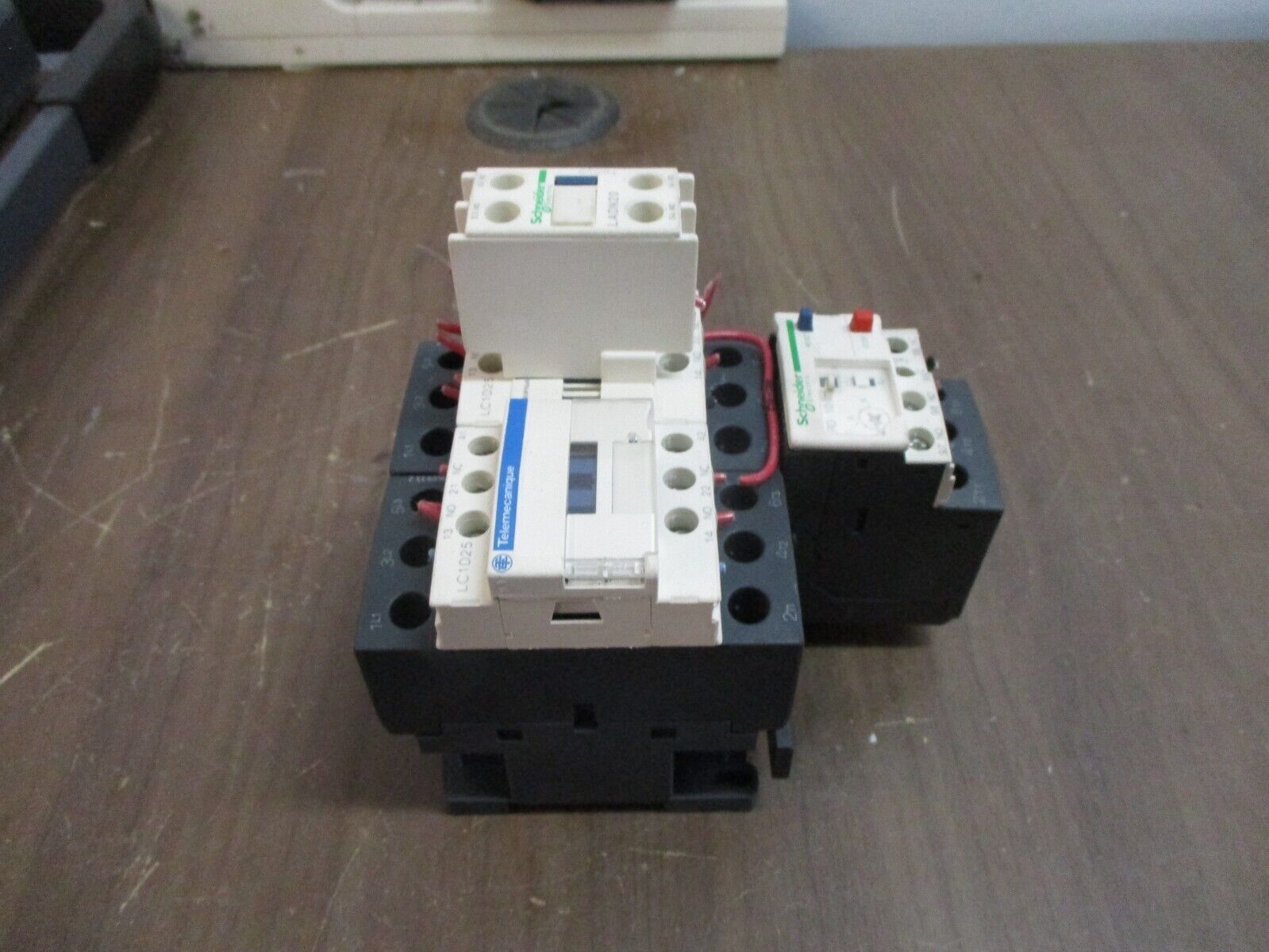 Schneider Electric Reversing Starter LC1D25 / LRD 10 120V Coil Trip: 4-6A Used
