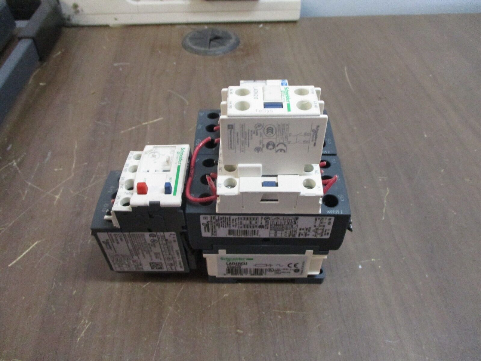Schneider Electric Reversing Starter LC1D25 / LRD 10 120V Coil Trip: 4-6A Used