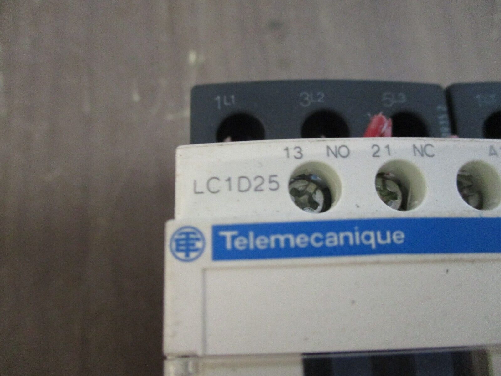 Schneider Electric Reversing Starter LC1D25 / LRD 10 120V Coil Trip: 4-6A Used
