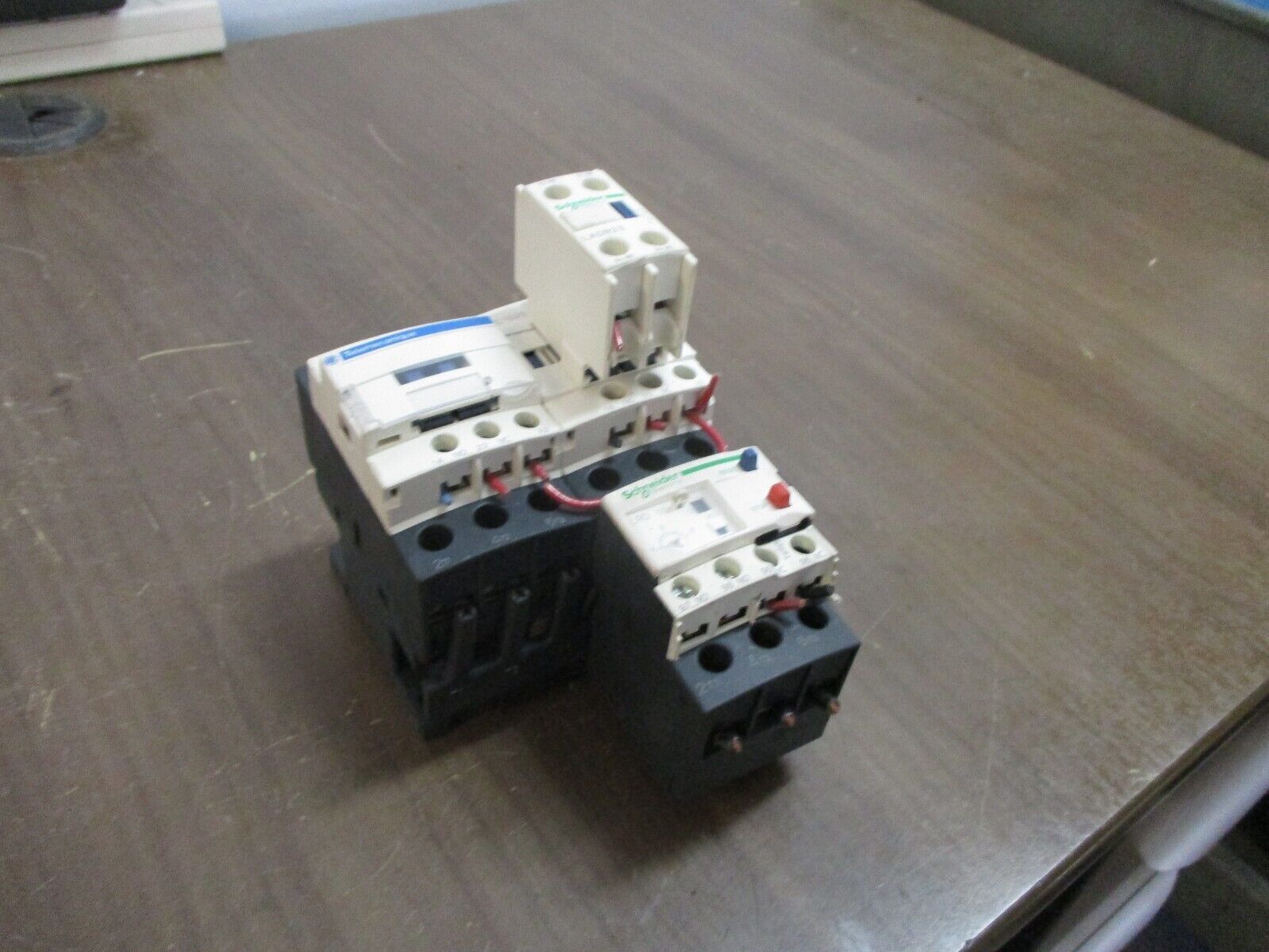 Schneider Electric Reversing Starter LC1D25 / LRD 10 120V Coil Trip: 4-6A Used