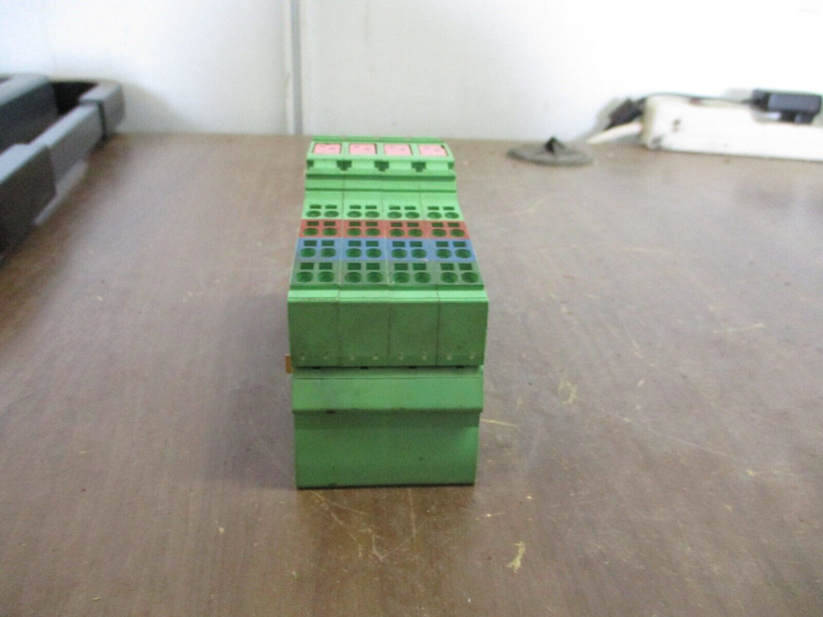 Phoenix Contact IBIL24DO8 Interbus Coupler 2726269 HW: 02 Used