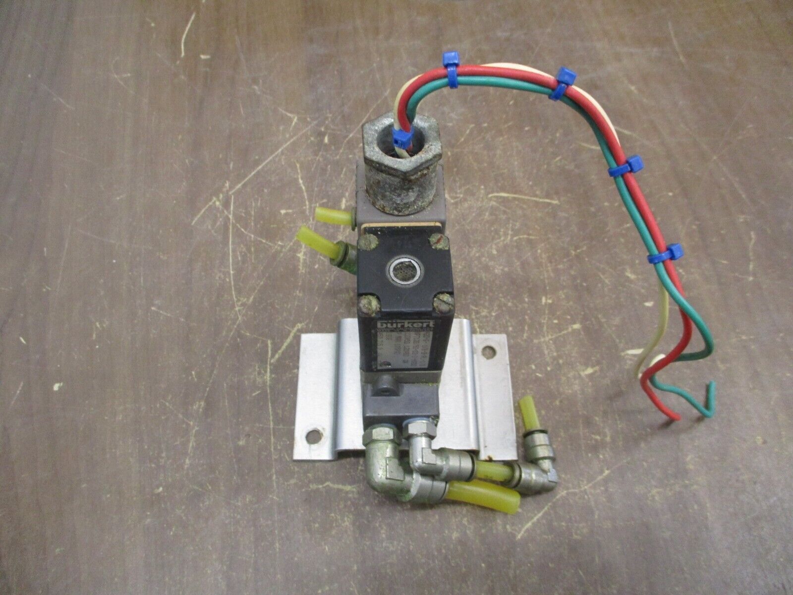 Burkert Solenoid Valve 420-G-1/8-B-PL-1/8 120V Coil 115PSI Used
