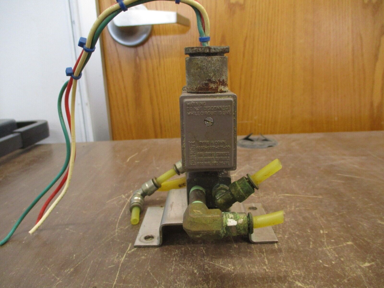 Burkert Solenoid Valve 420-G-1/8-B-PL-1/8 120V Coil 115PSI Used