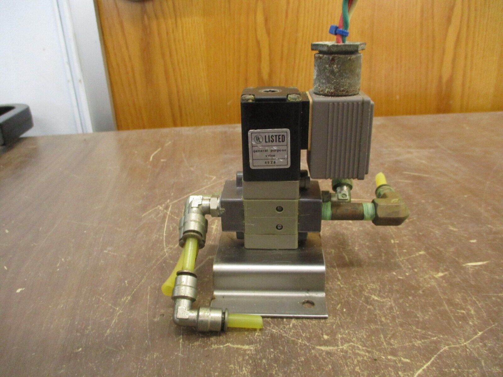 Burkert Solenoid Valve 420-G-1/8-B-PL-1/8 120V Coil 115PSI Used