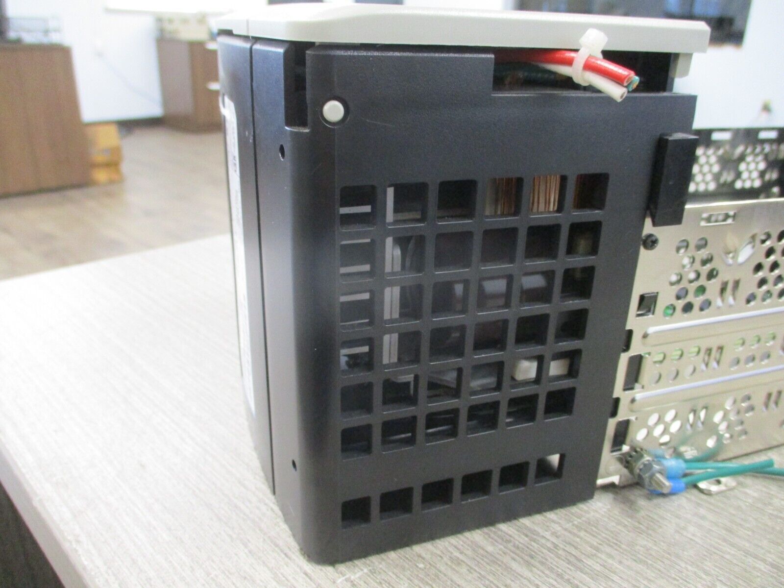 Allen-Bradley ControlLogix 13-Slot Chassis w/Power Supply 1756-A13/1756-PA75 Use